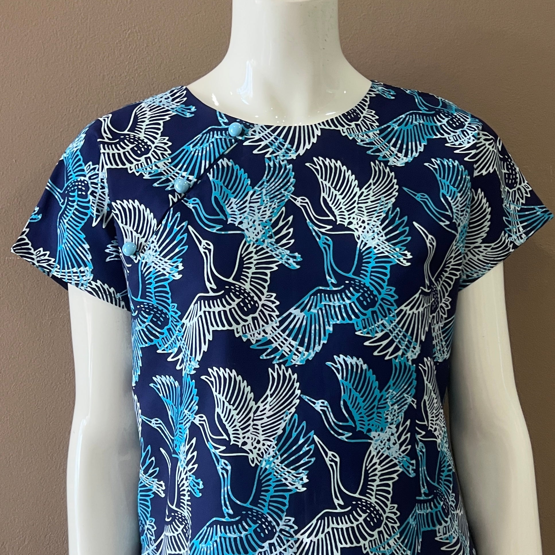 3 Button Round Neck Dress - L