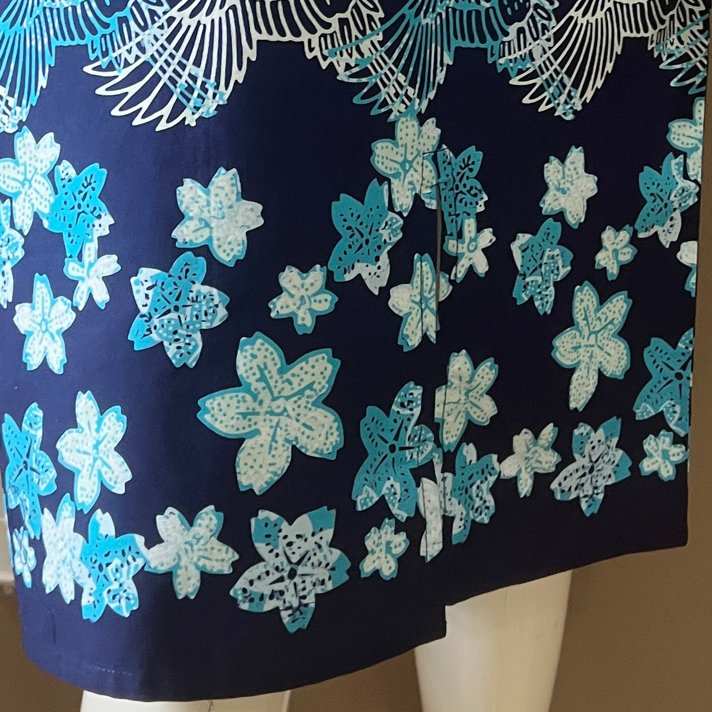 3 Button Round Neck Dress - L