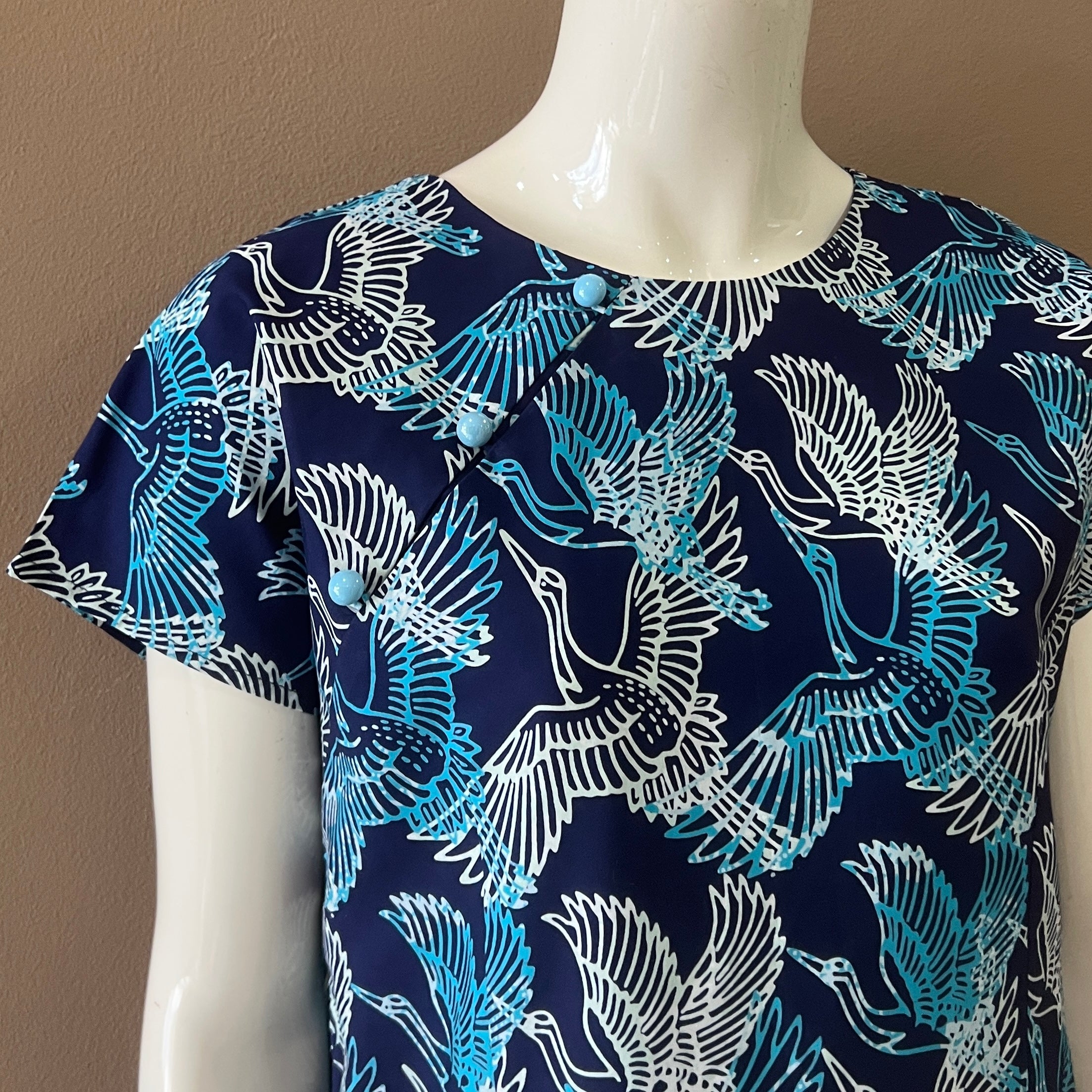 3 Button Round Neck Dress - L