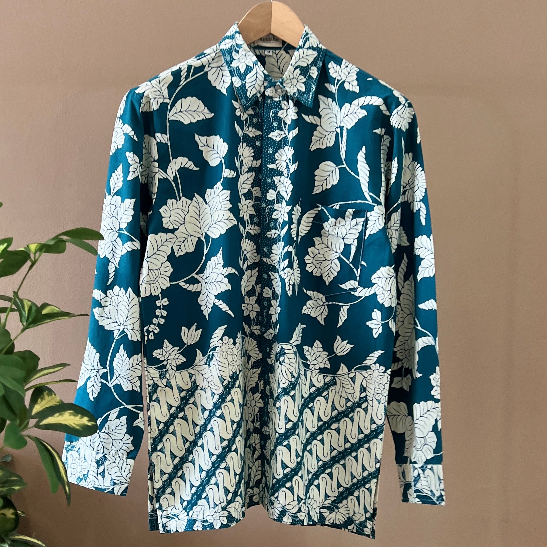 Premium Batik Tulis Supreme Men's Long Sleeve Shirt - M