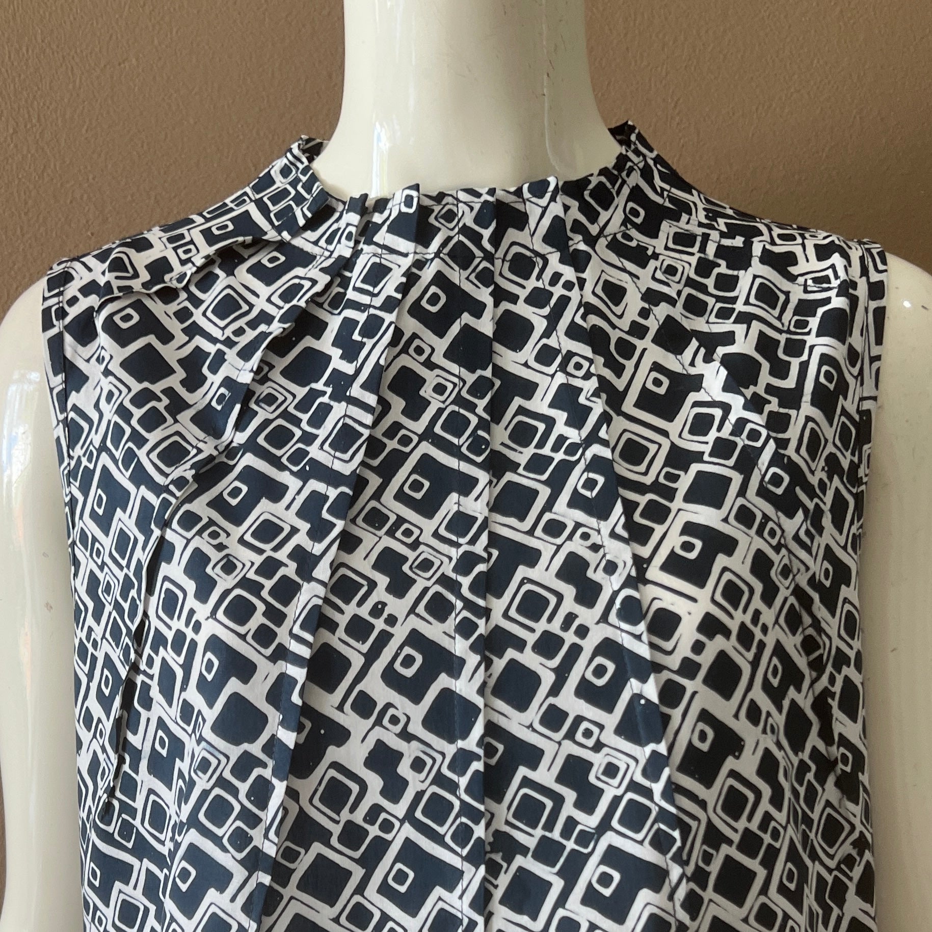 Ruffle Neck Maxi Dress L