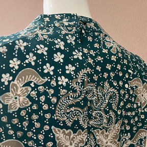 Batik Tulis 2 Buttons Cheongsam Slim Fit Dress - L