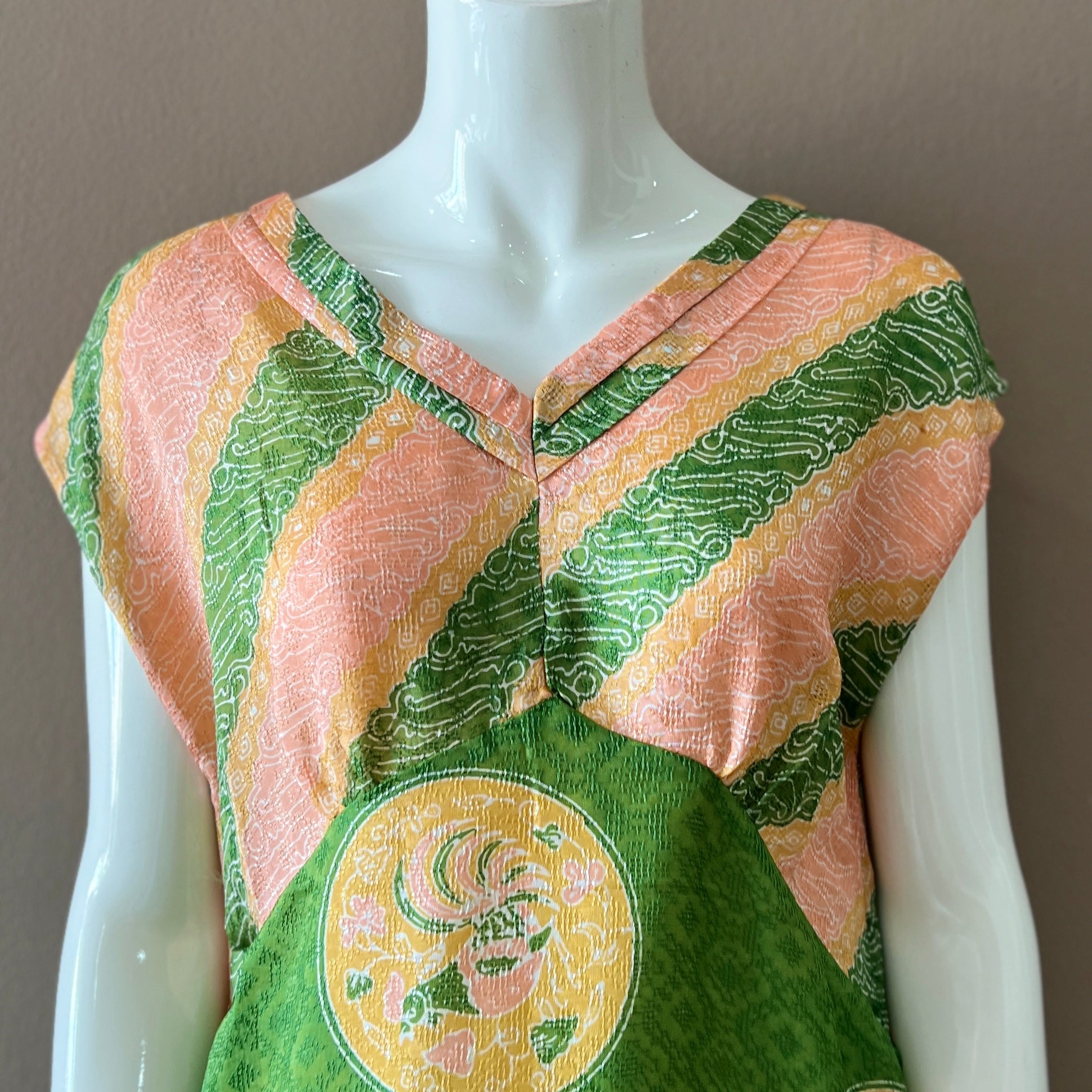 Elegant Maxi Dress - L