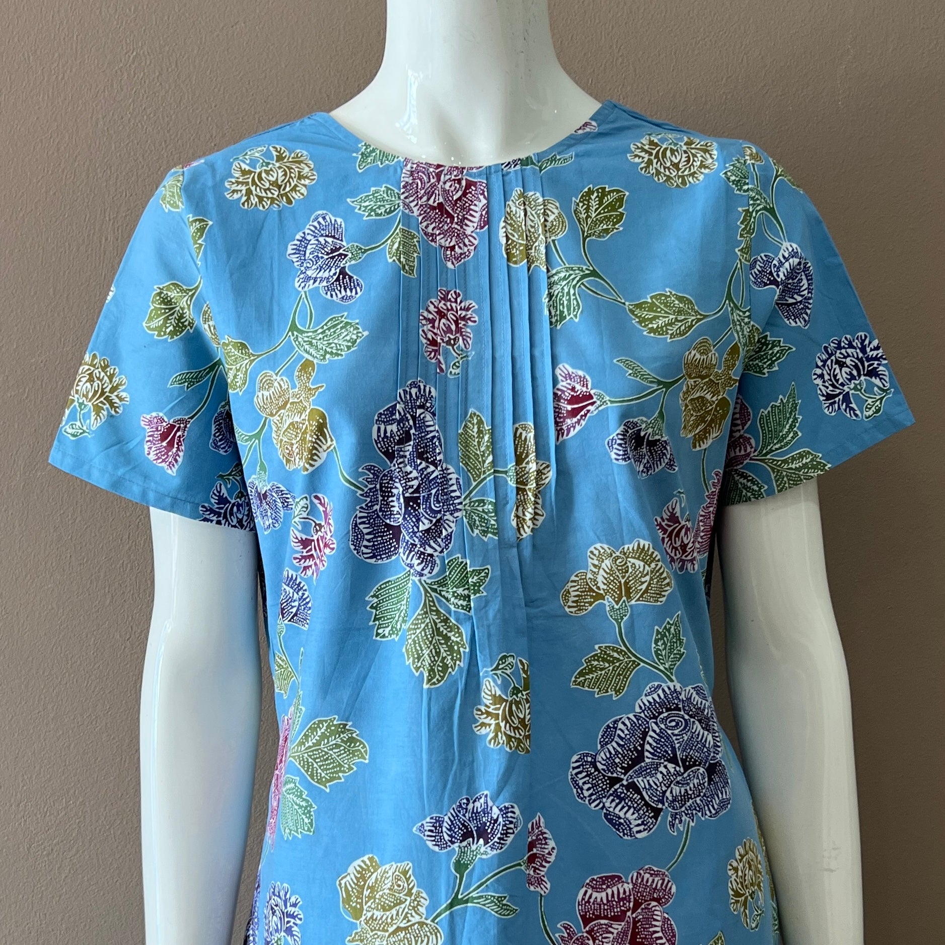 Front Pintuck Dress - M