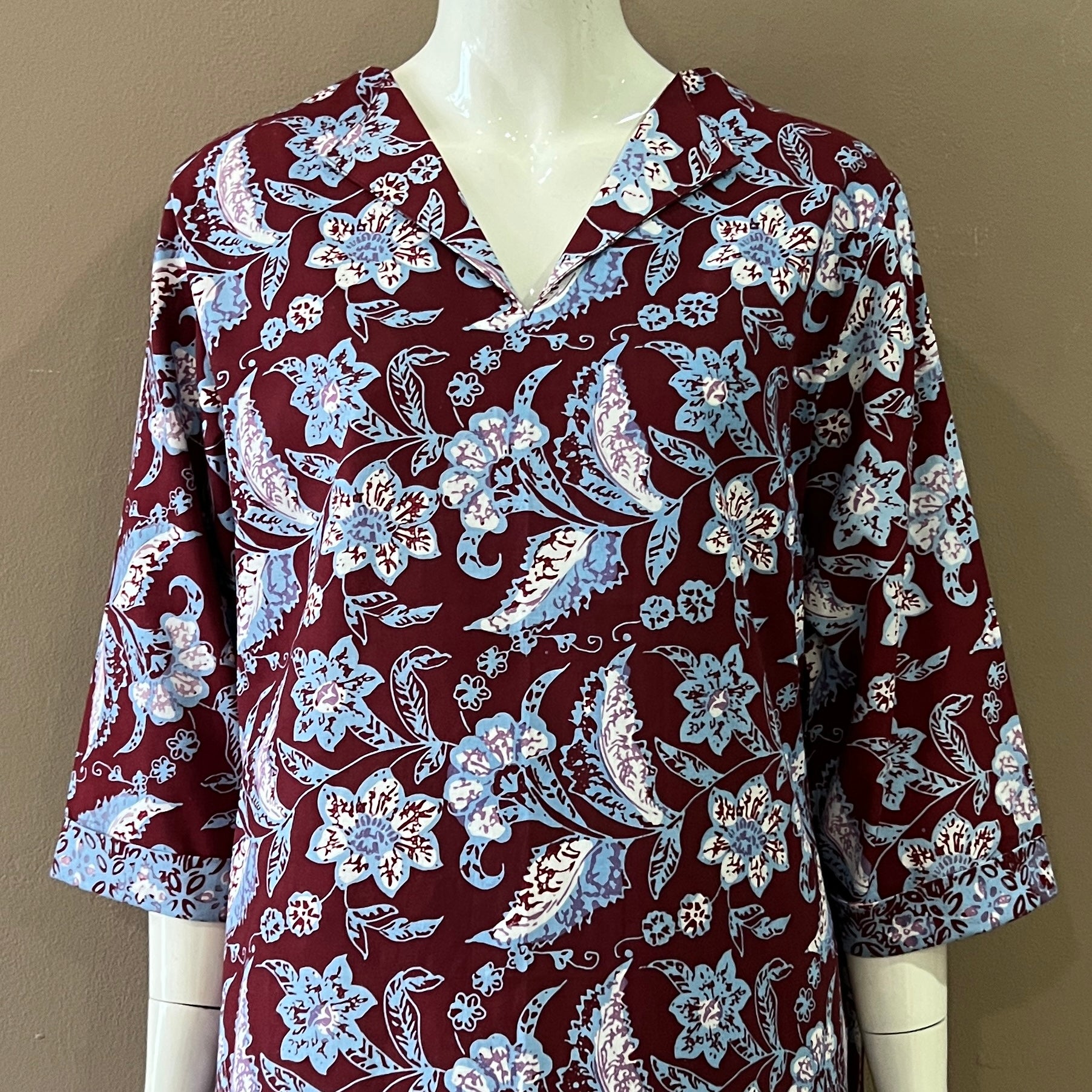 V Neck dress w/ collar - XL
