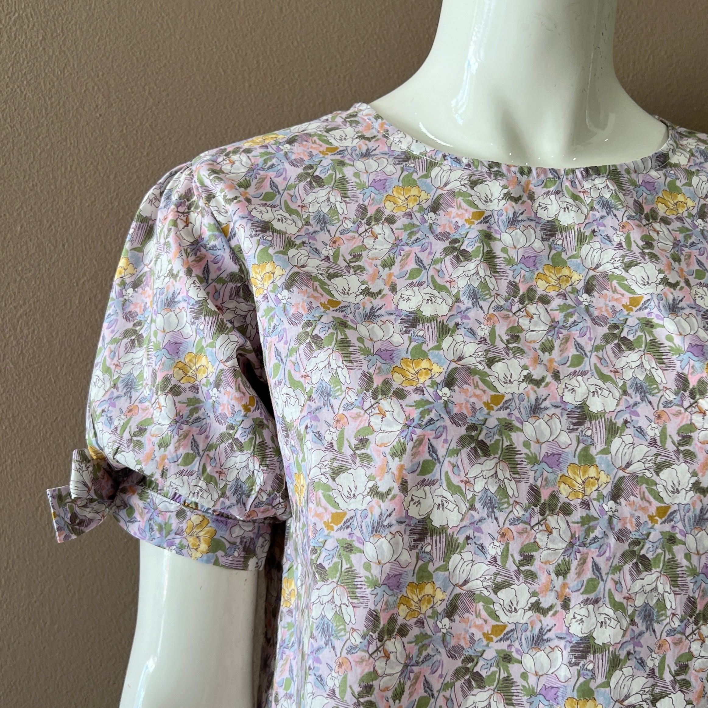 JP Top with puff sleeve