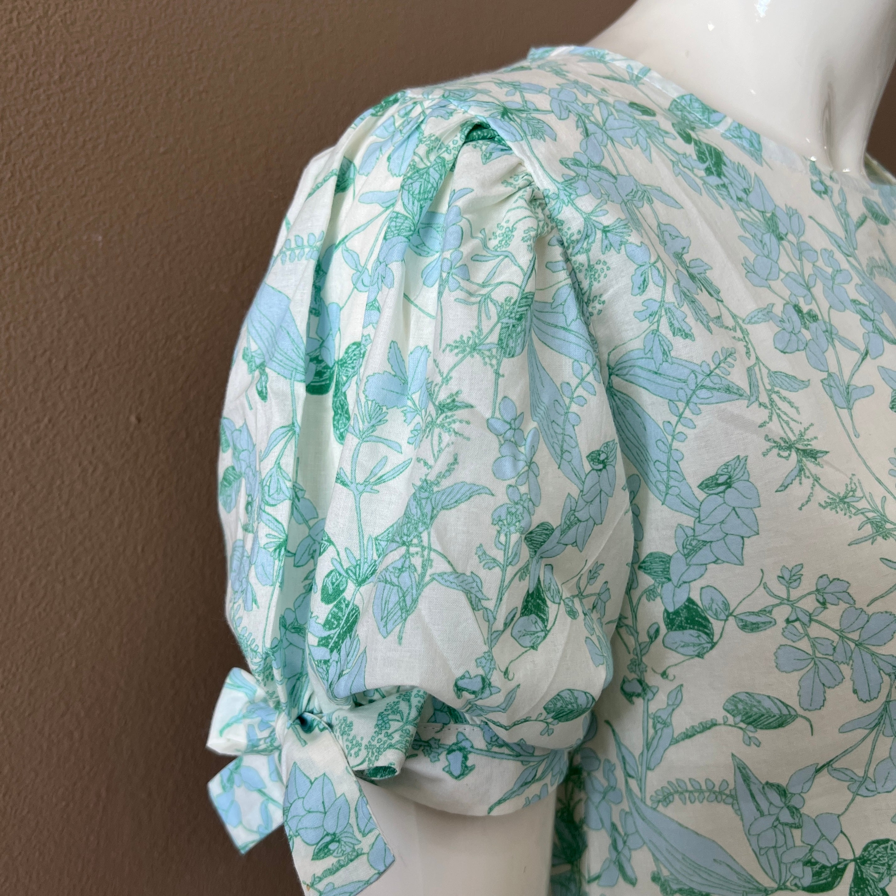 JP Top with puff sleeve