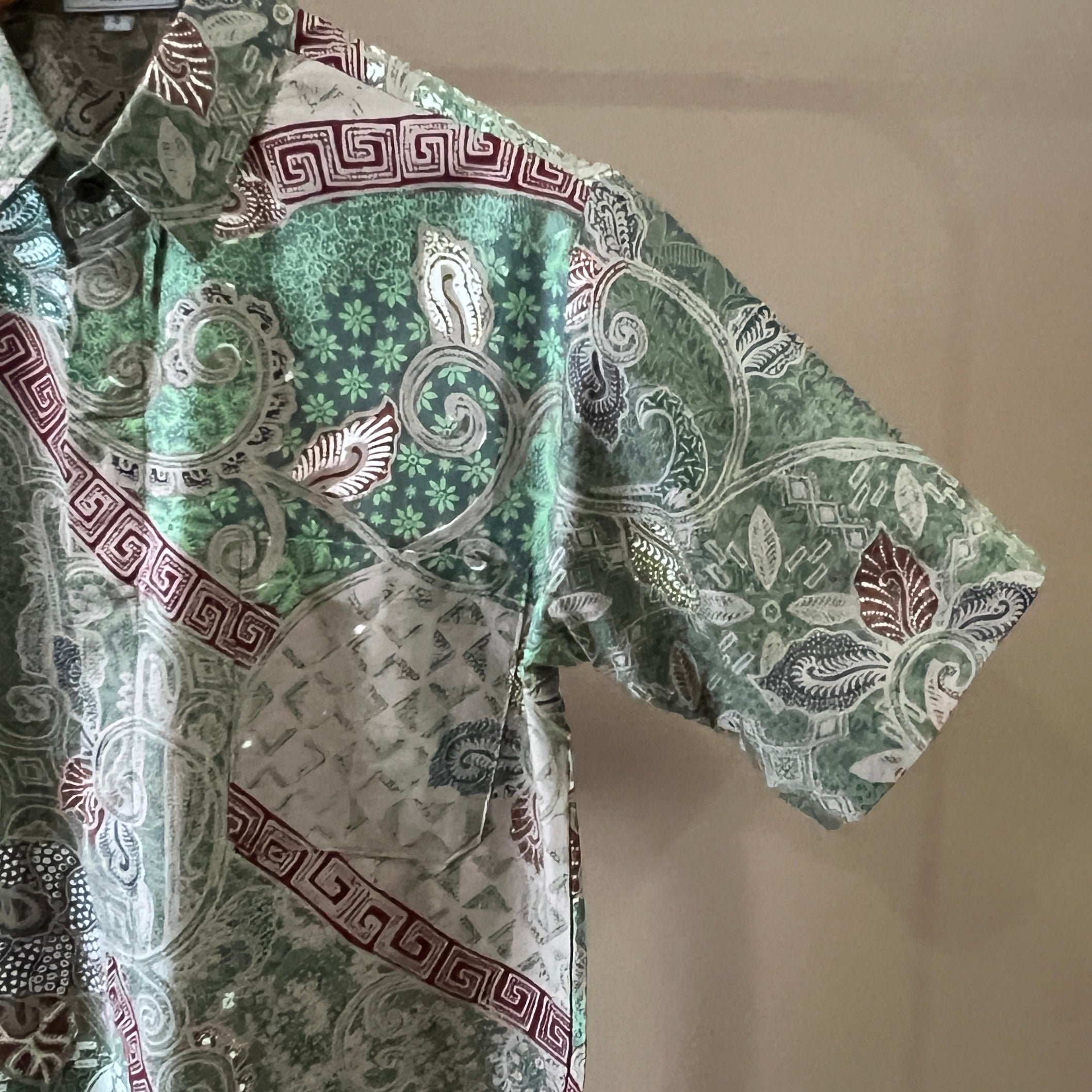 Regular Batik Men's Short Sleeve Shirt