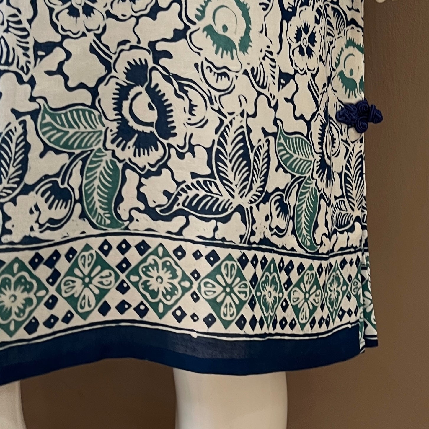 Flare Sleeve V Neck Dress - L