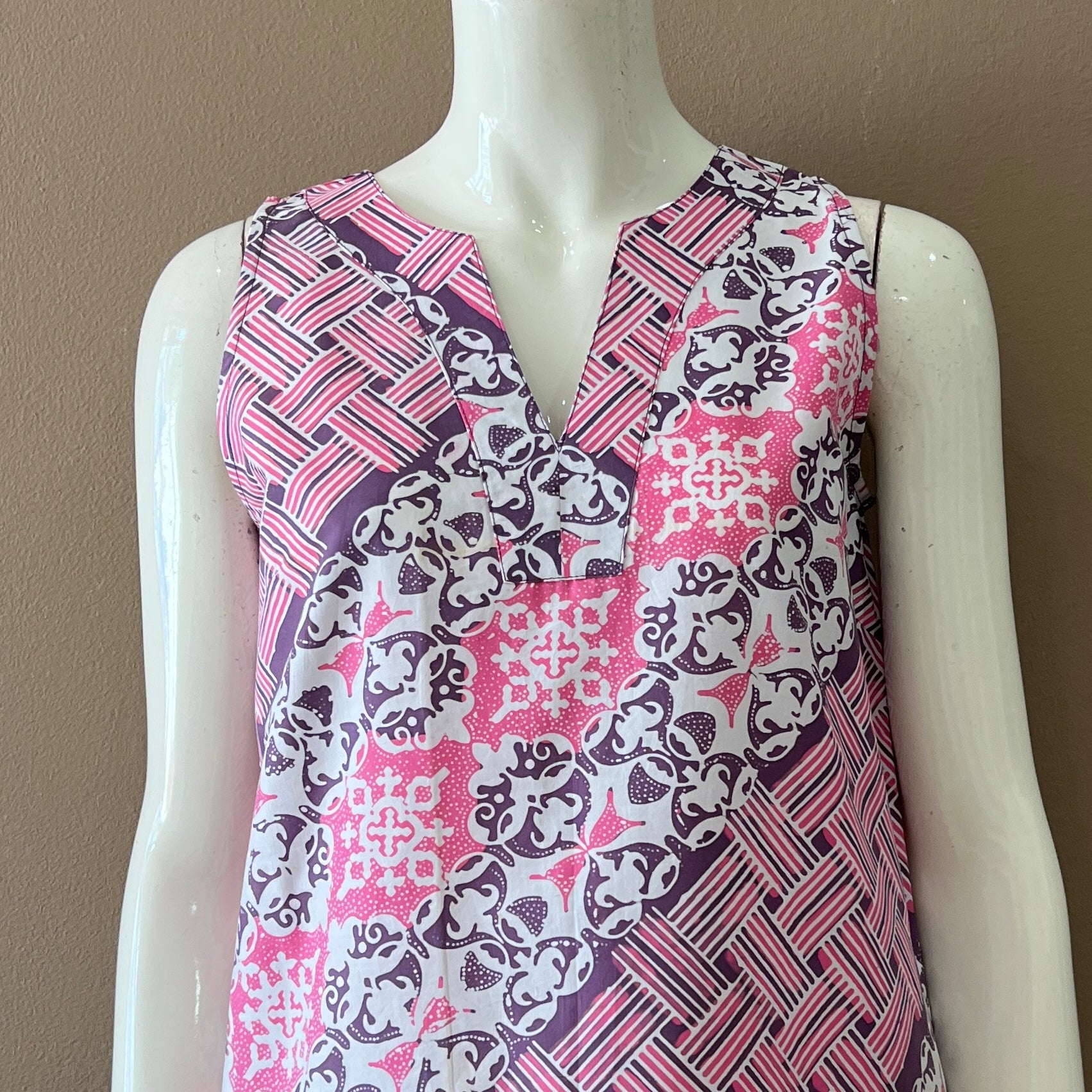 Classic Sleeveless Dress - XS
