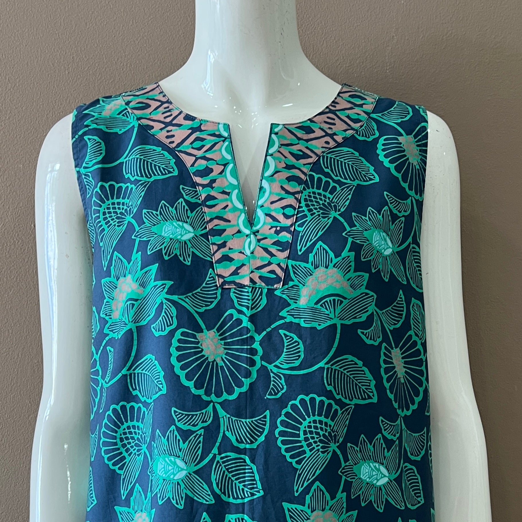 Classic Sleeveless Dress - XL