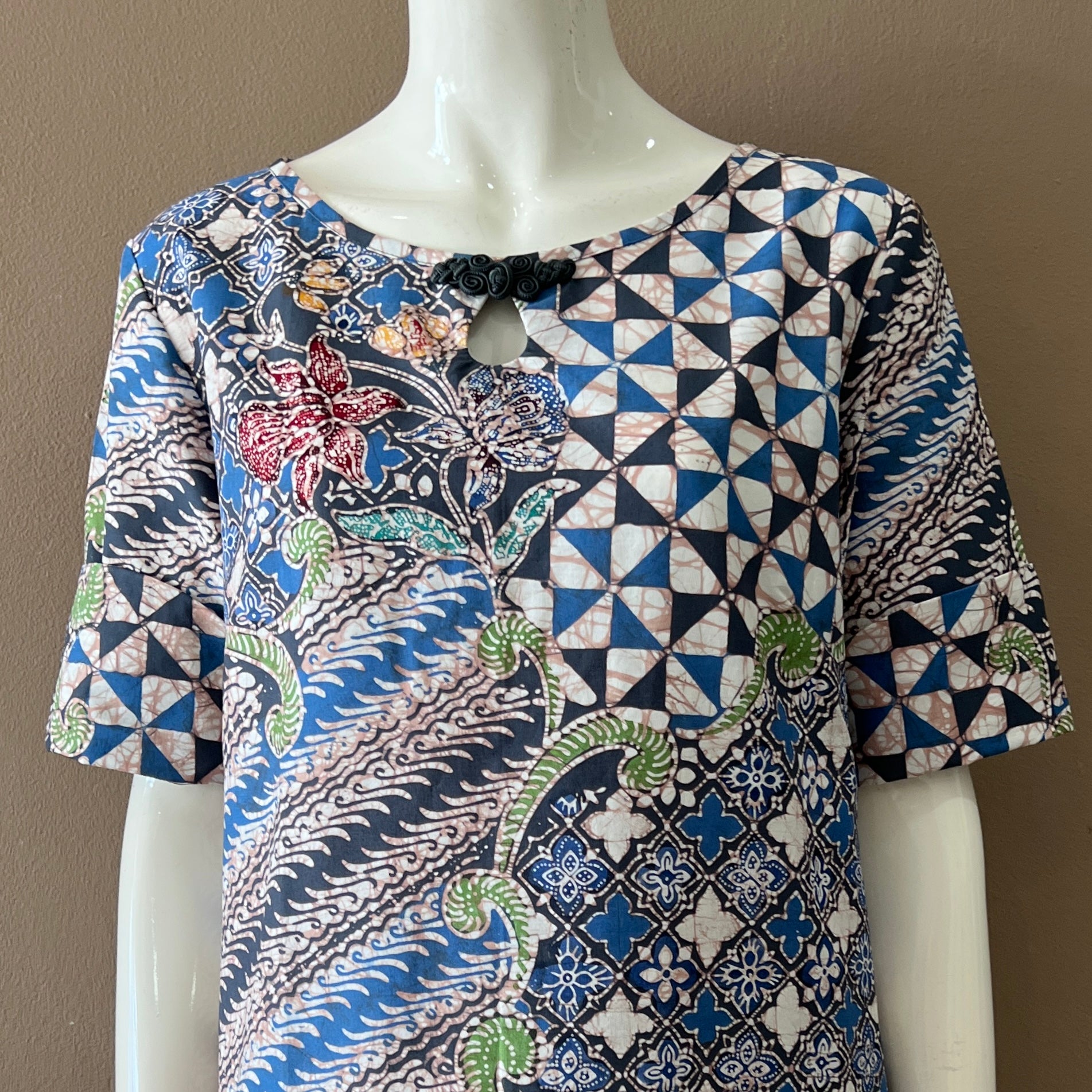 Flip Sleeve Dress - L