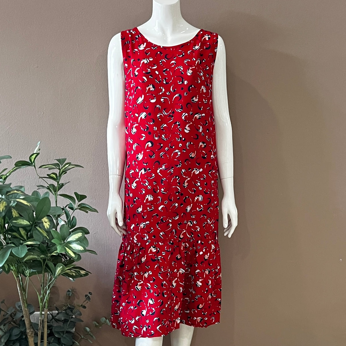 Sleeveless Shift Dress - S