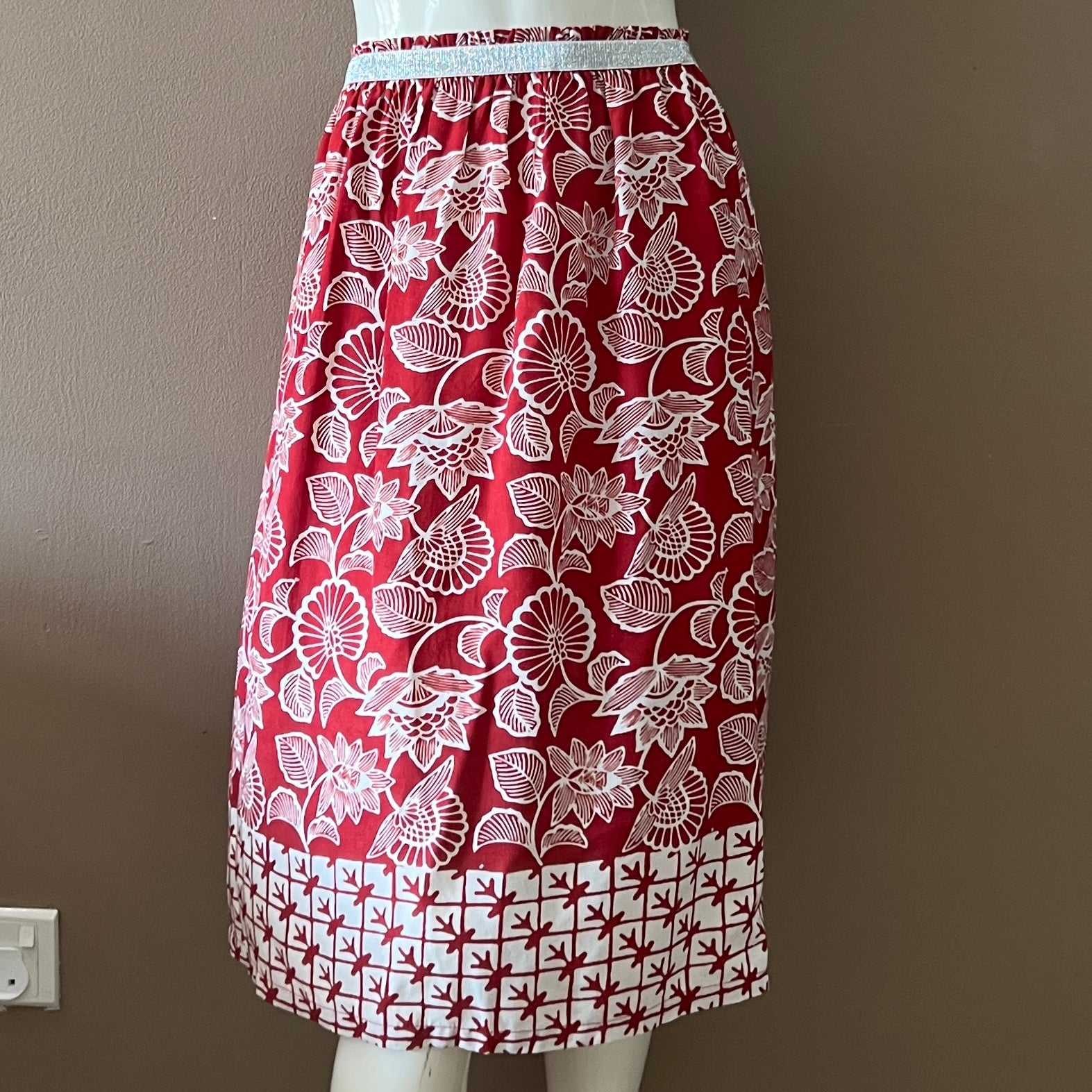 Elastic Waistband Skirt
