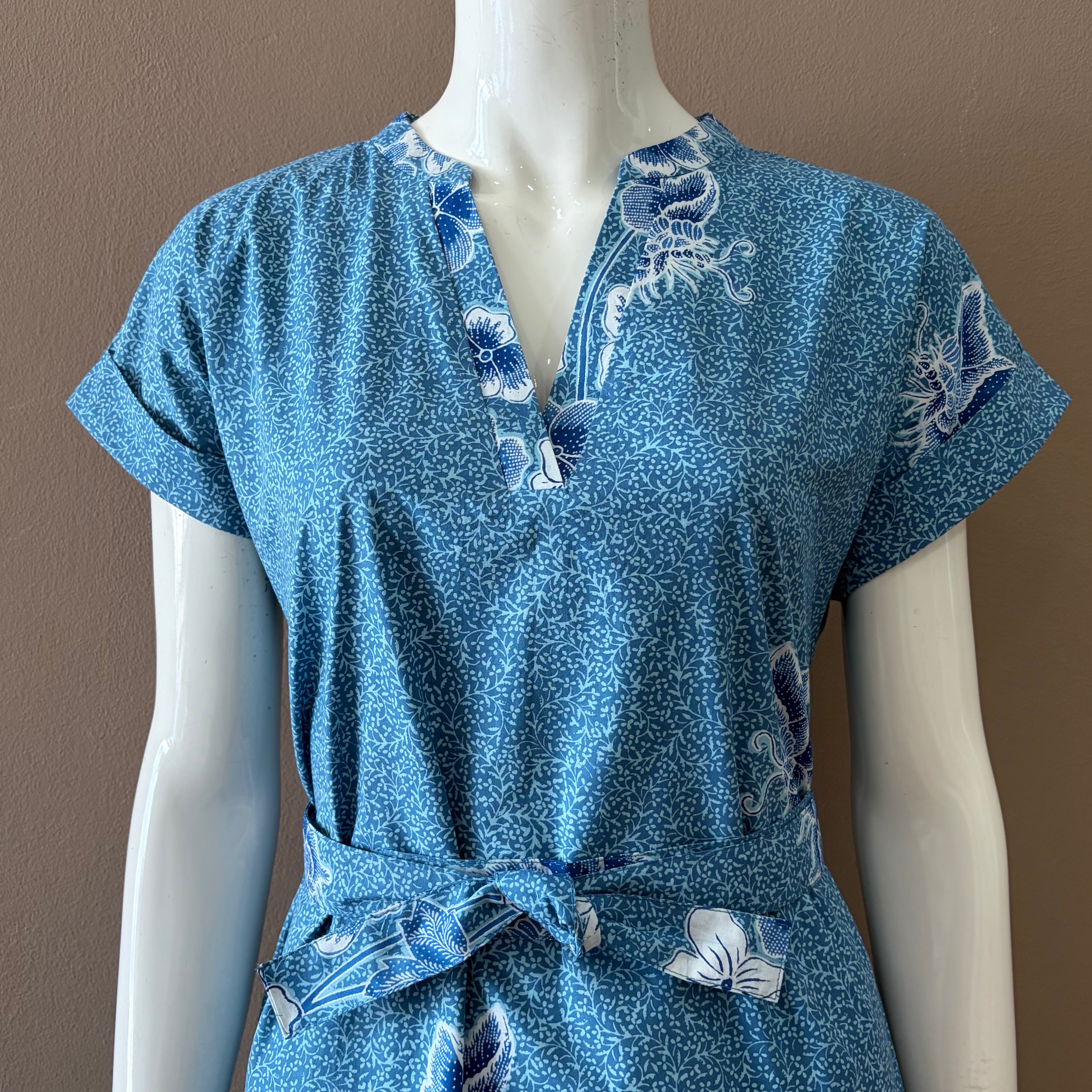V Neck Cap Sleeve Midi Dress XS