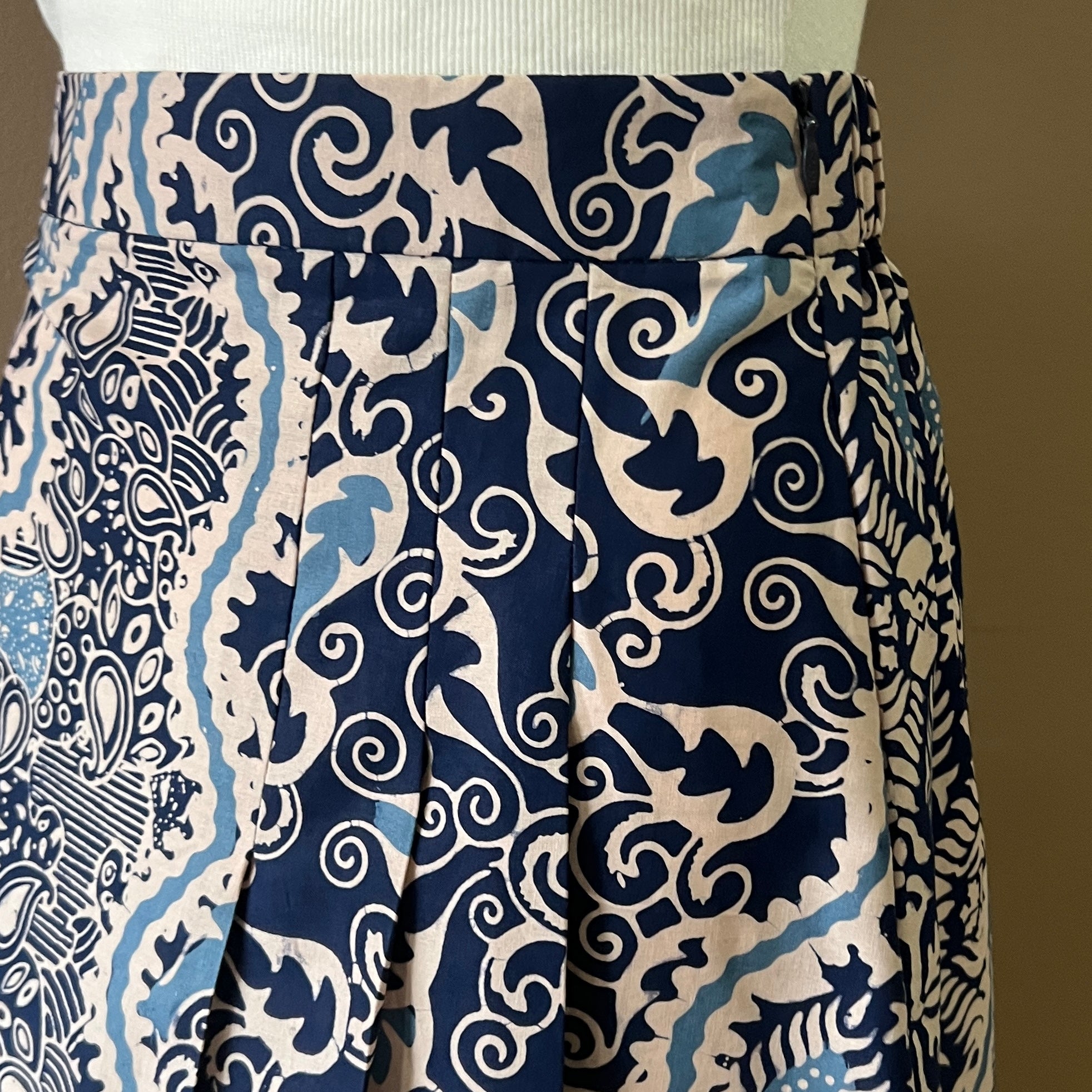 Side Pleated Skirt - L