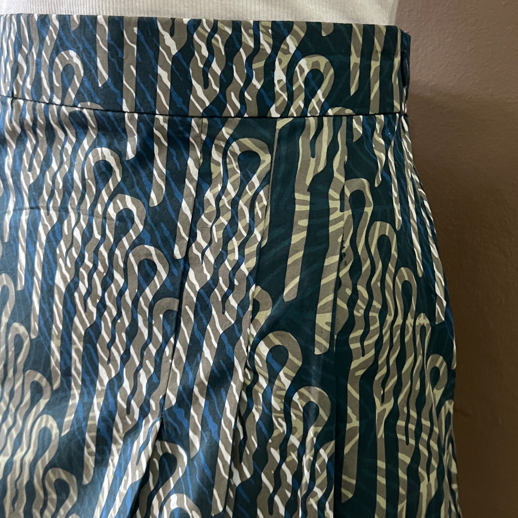 Side Pleated Skirt - M