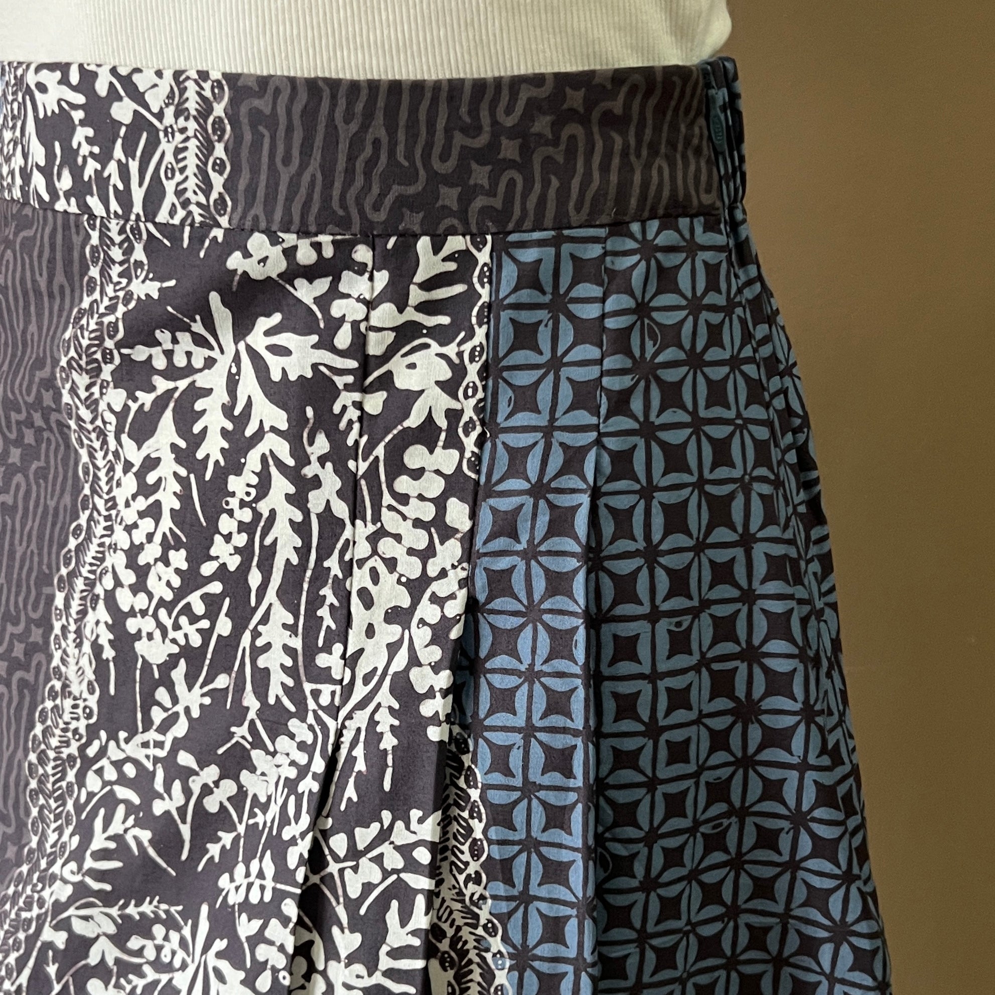Side Pleated Skirt - XS