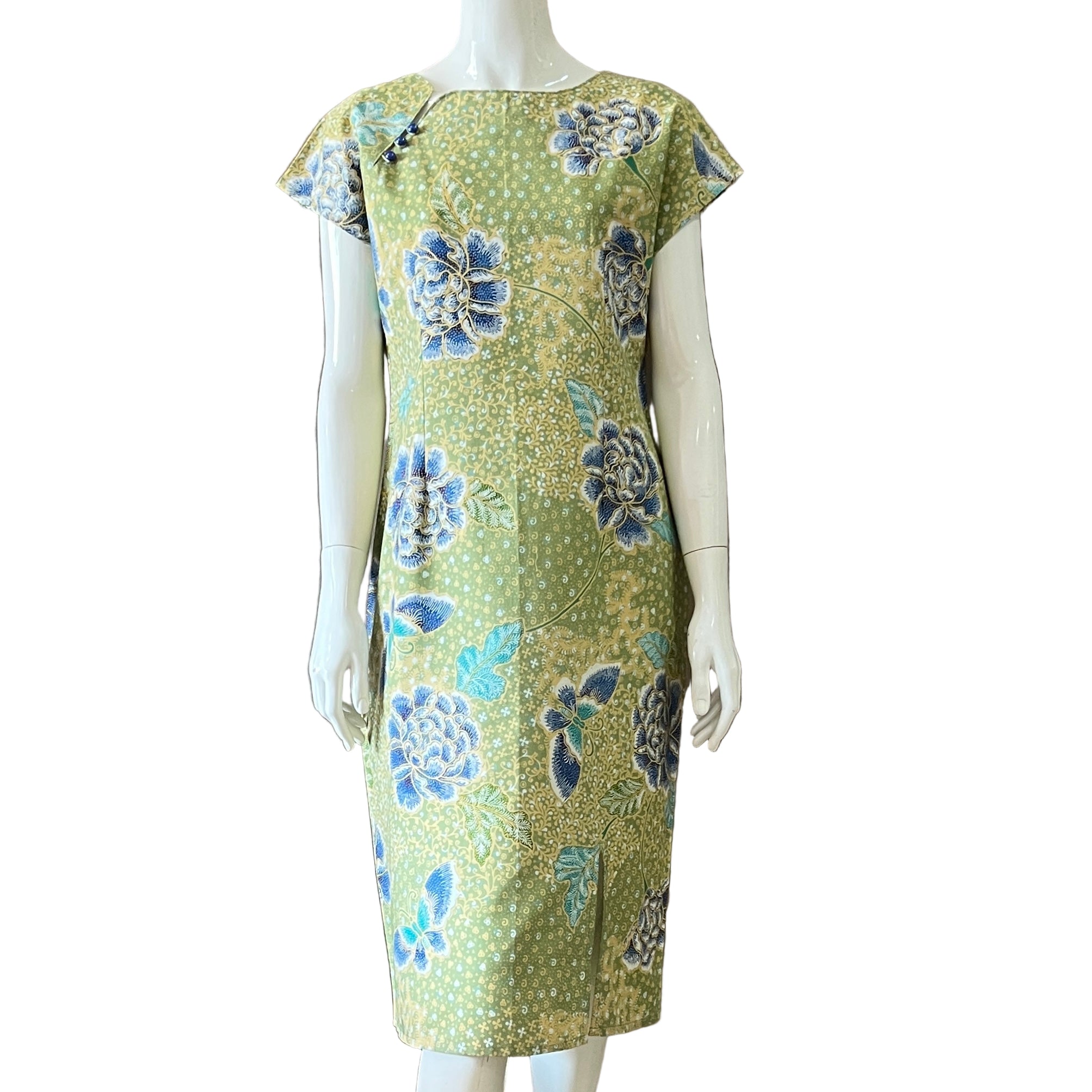 3 Button Slim Fit Dress - M