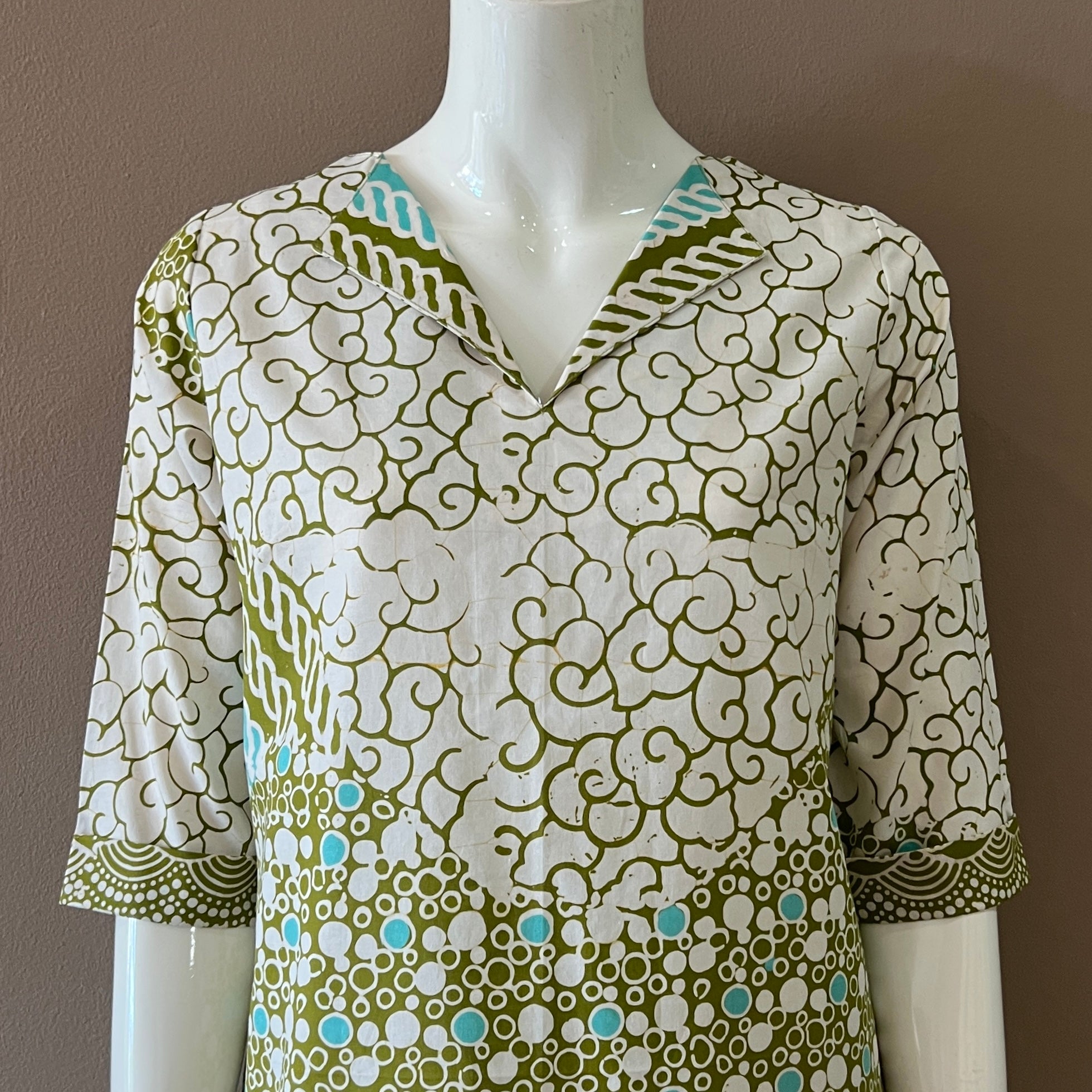 V Neck dress w/ collar - XS