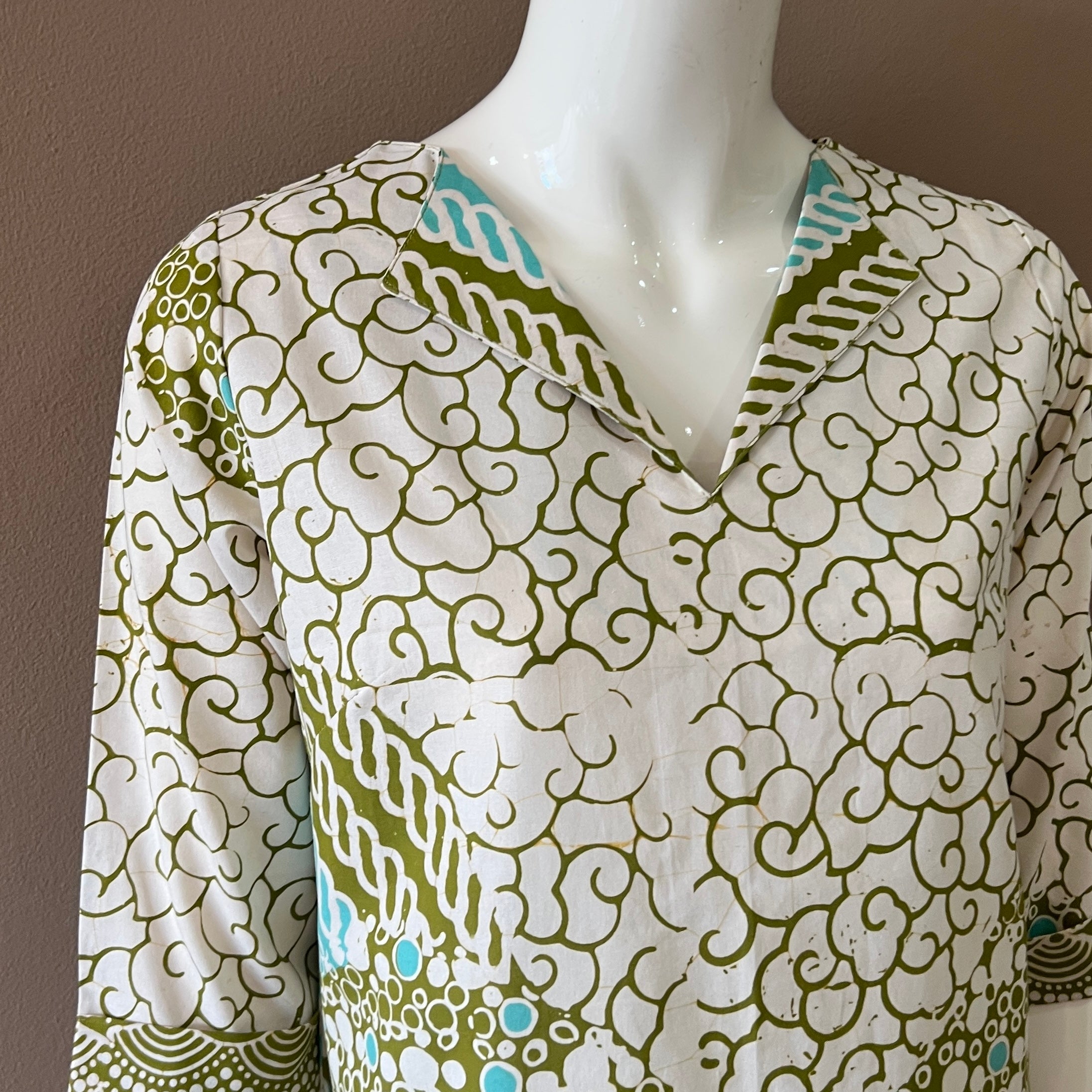 V Neck dress w/ collar - XS