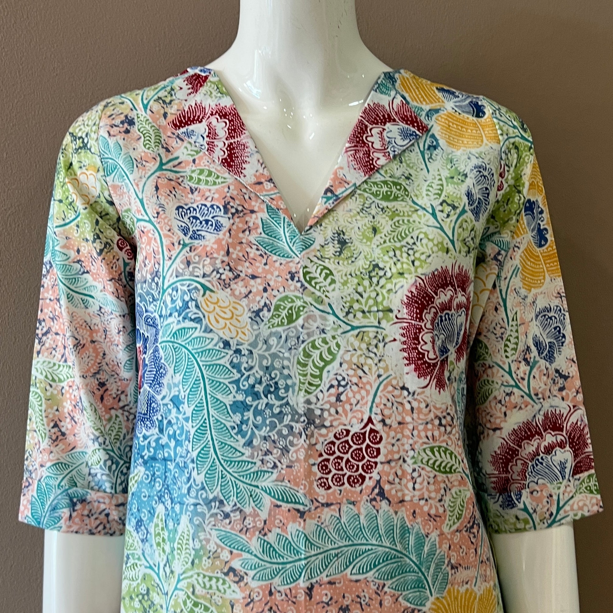 V Neck dress w/ collar - XS