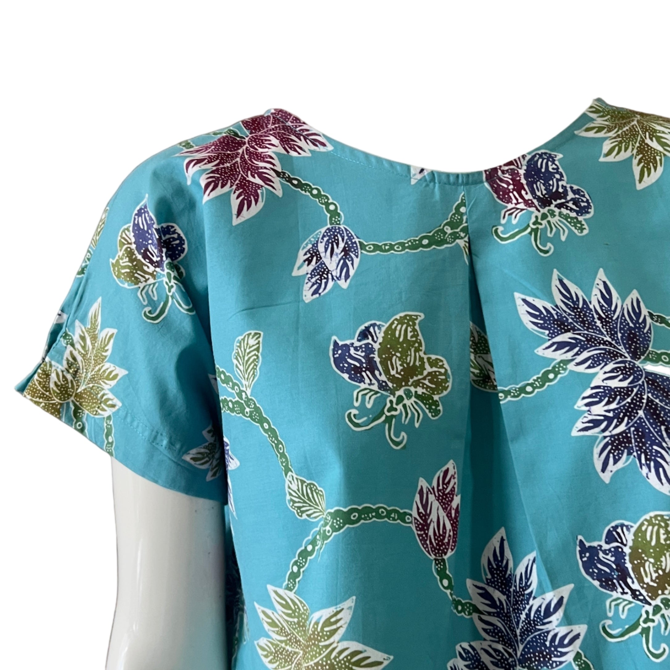 V Neck Tuck Top - L