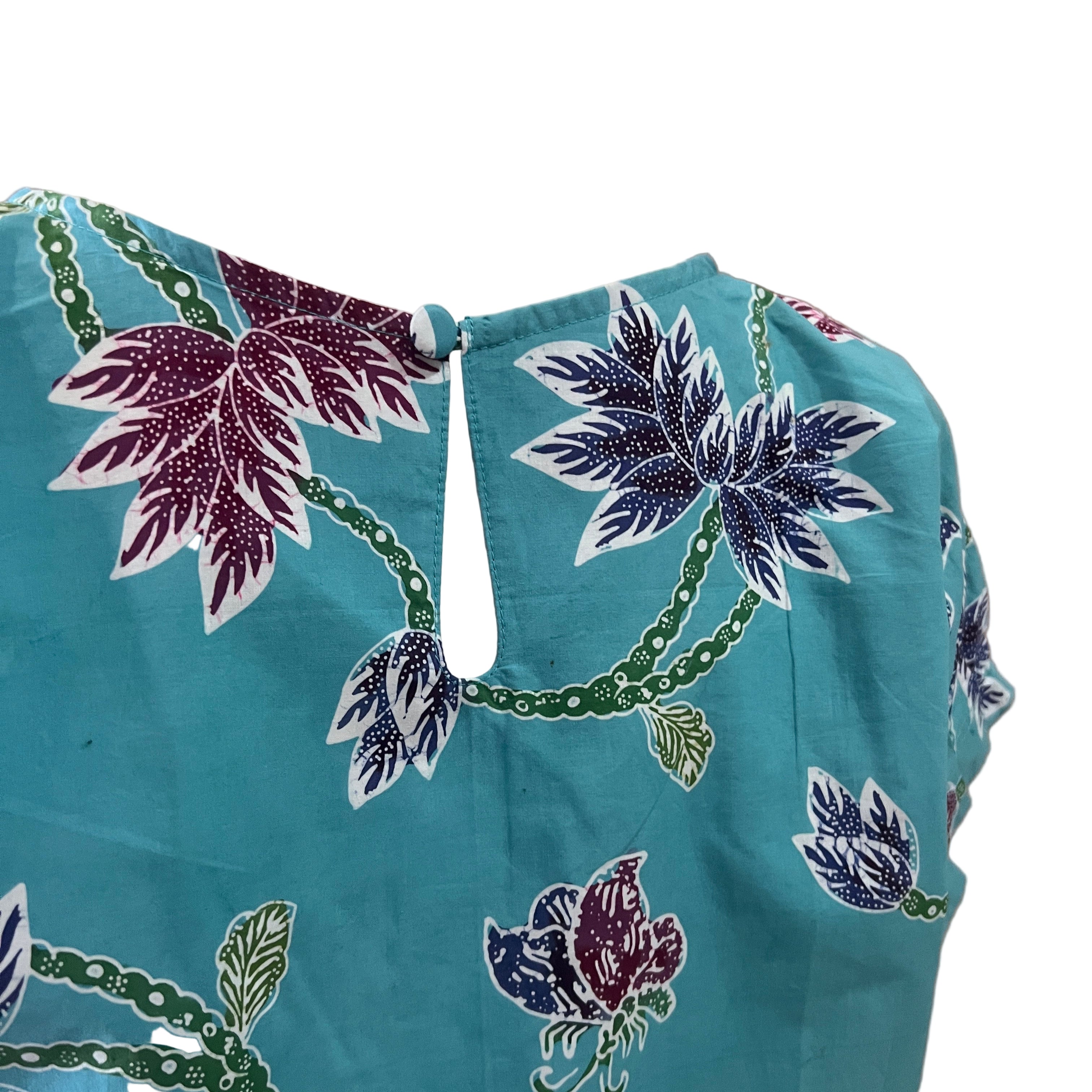 V Neck Tuck Top - L