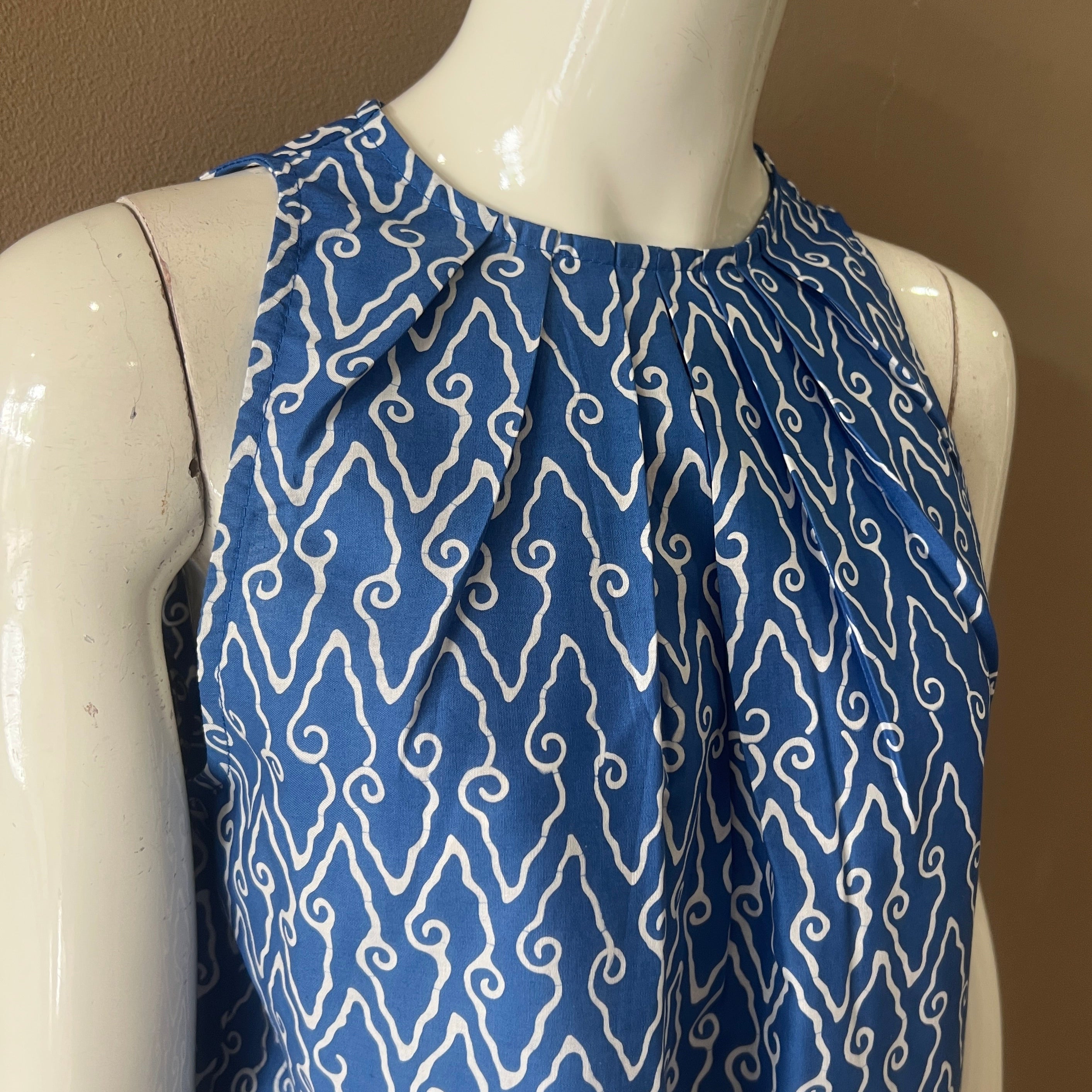 Ruffle Neck Tunic - M