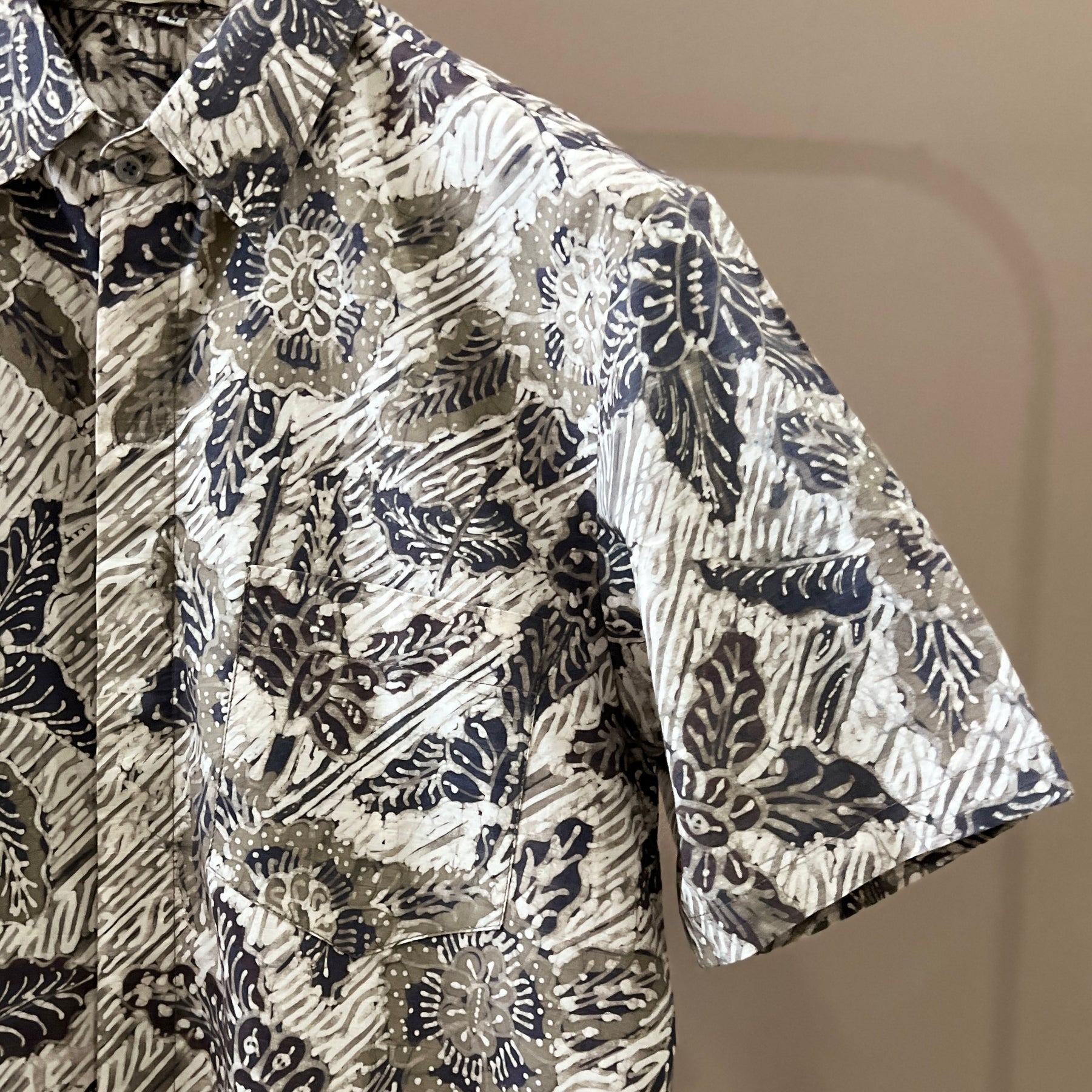Premium Batik Tulis Select Men's Shirt - M