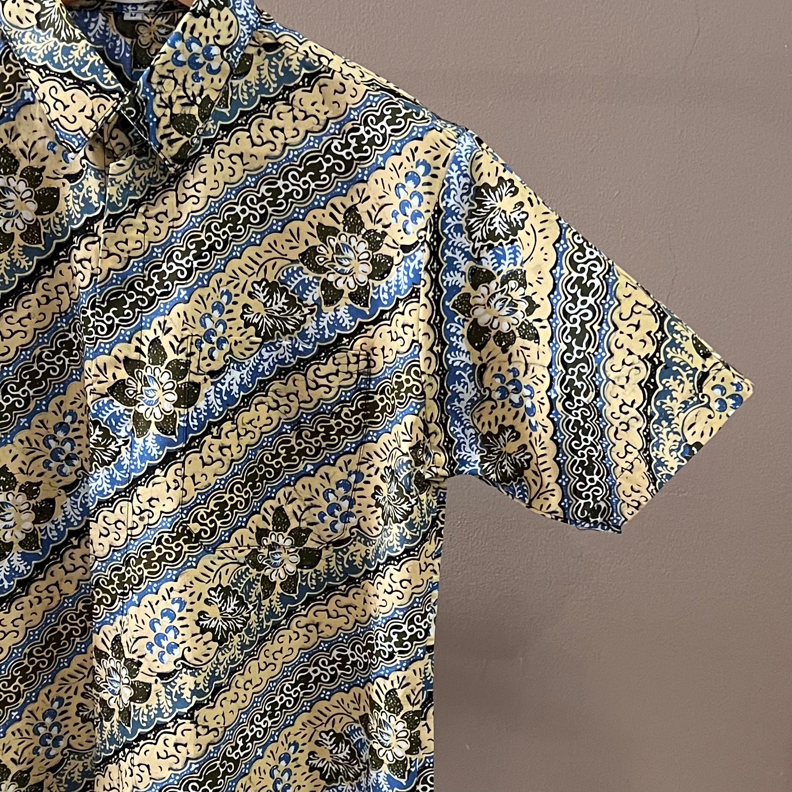 Regular Batik Men's Short Sleeve Shirt