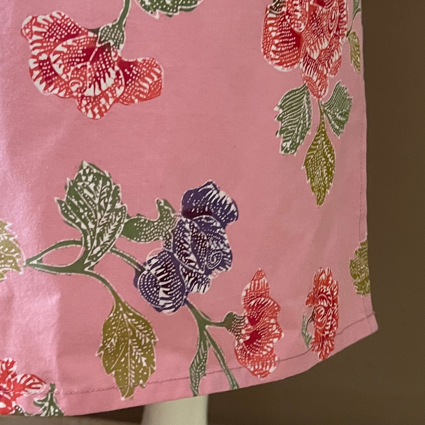 V Neck Classic Maxi Dress - M