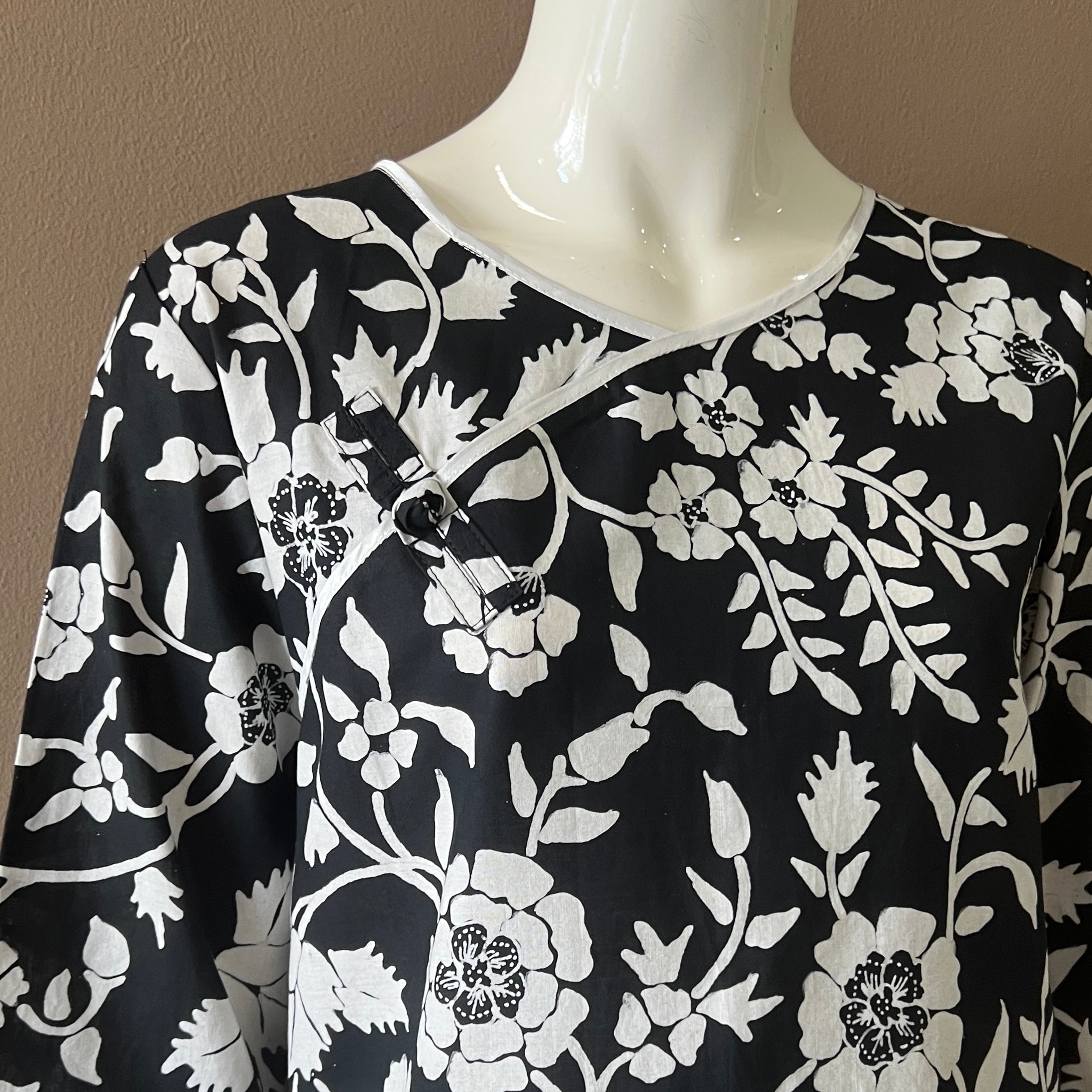 Classic Pankou 3/4 Sleeve Dress - M