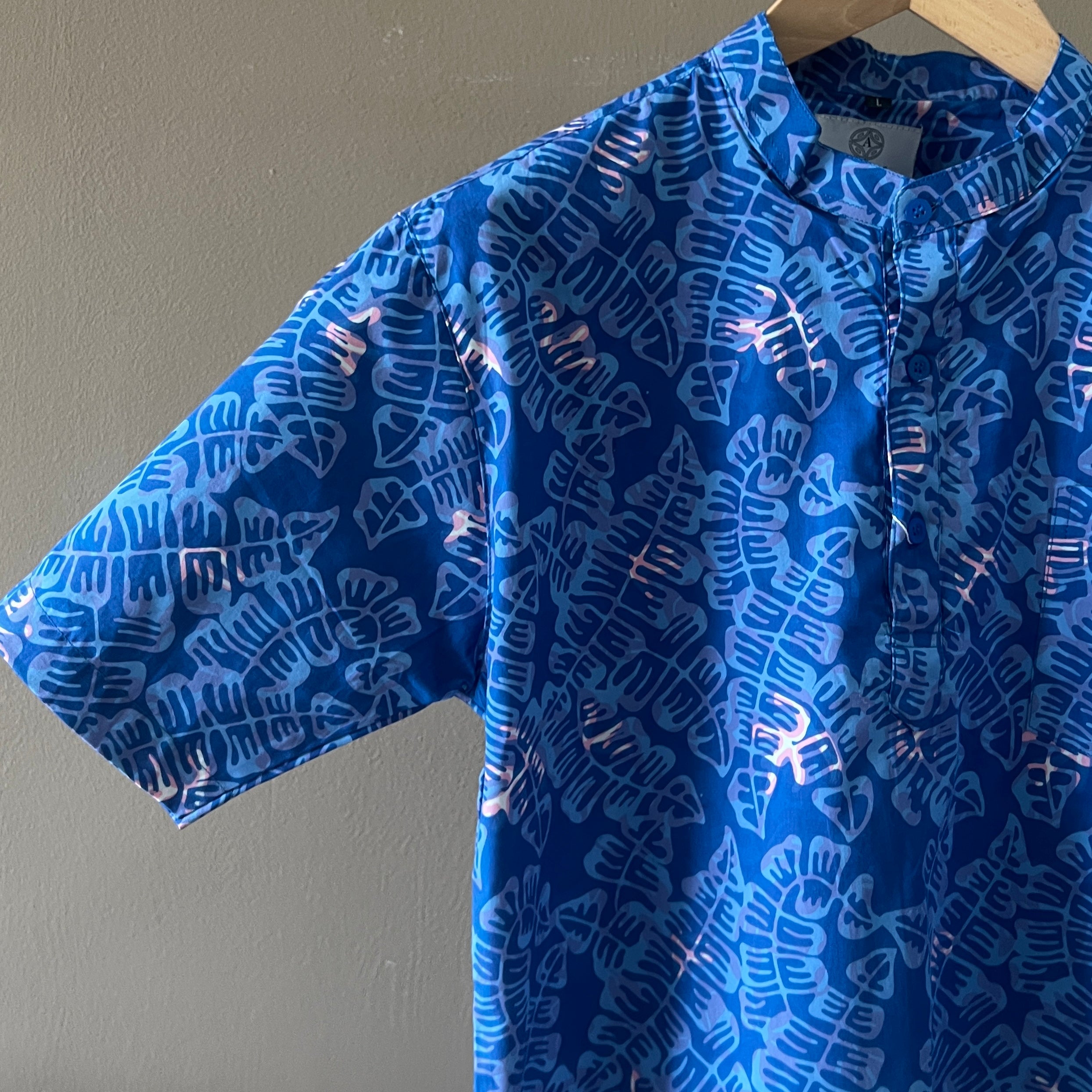 Batik Men's Mandarin Collar Shirt