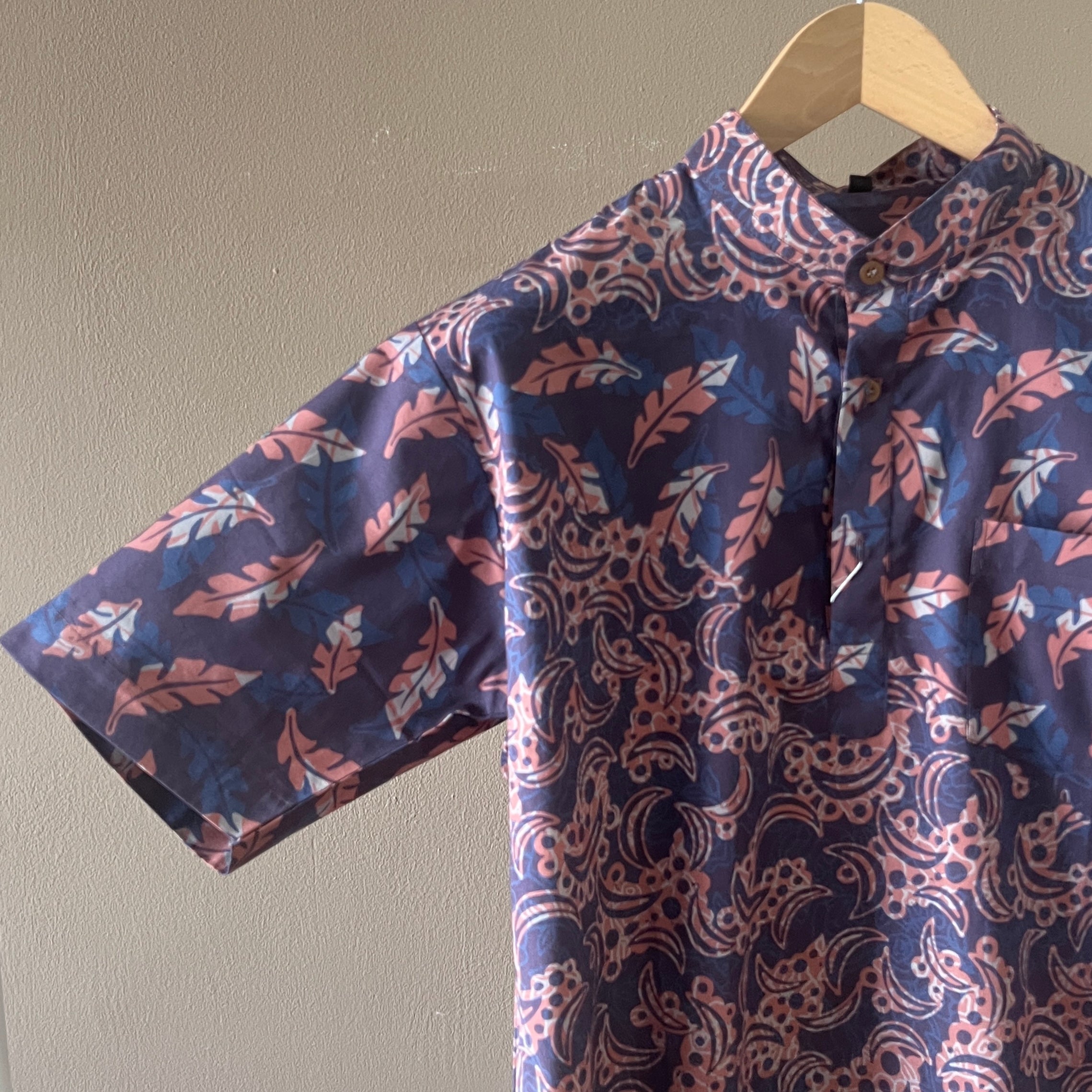 Batik Men's Mandarin Collar Shirt - L