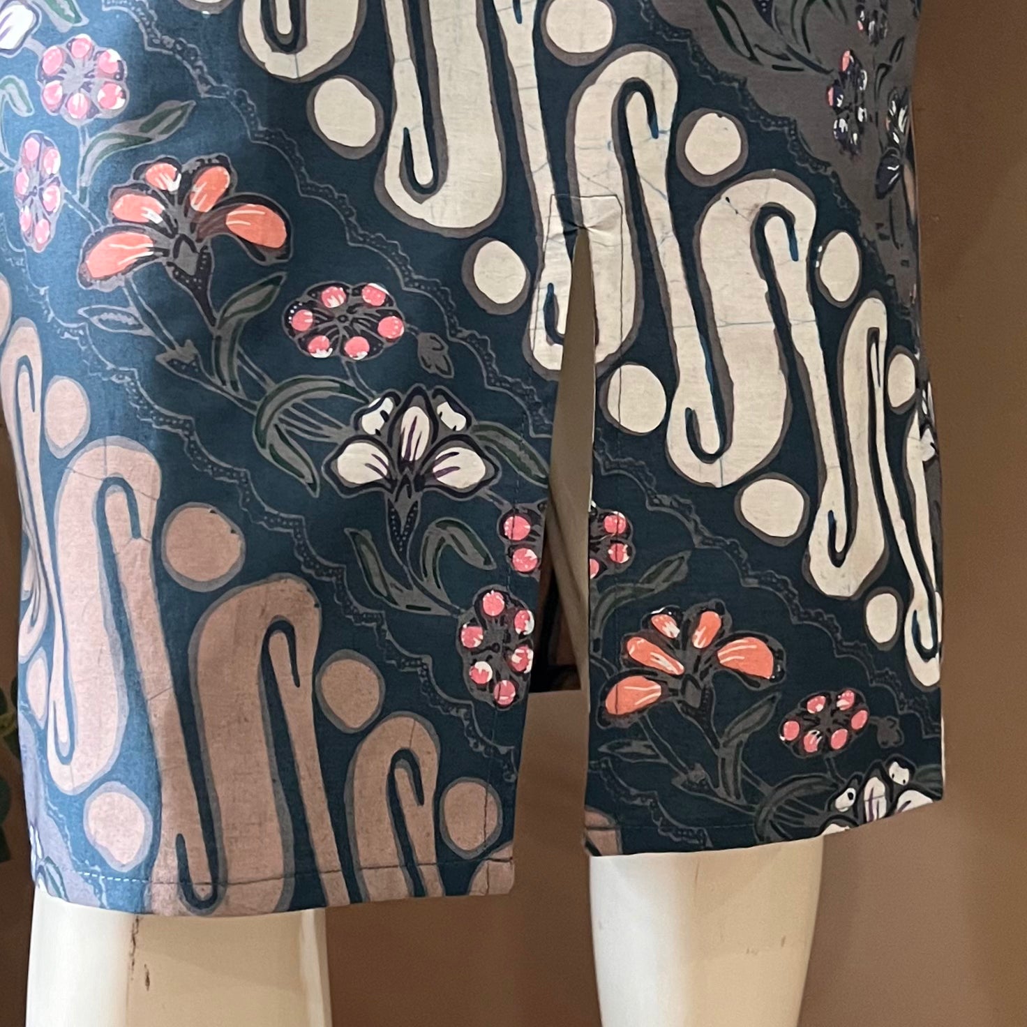 3 Button Slim Fit Dress - S