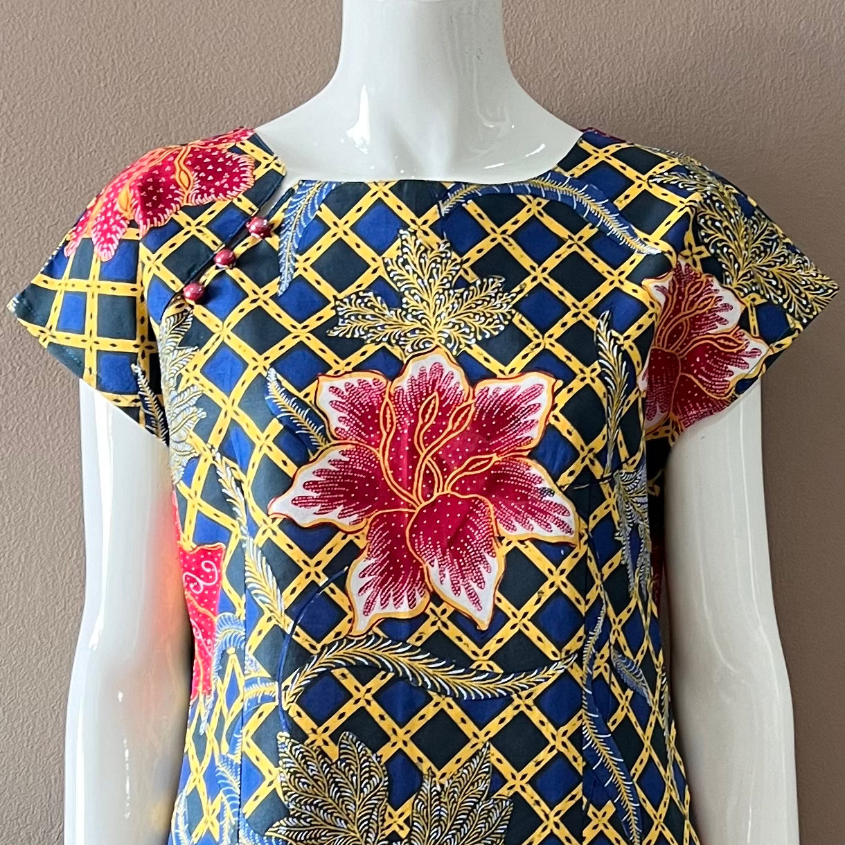 3 Button Slim Fit Dress - S