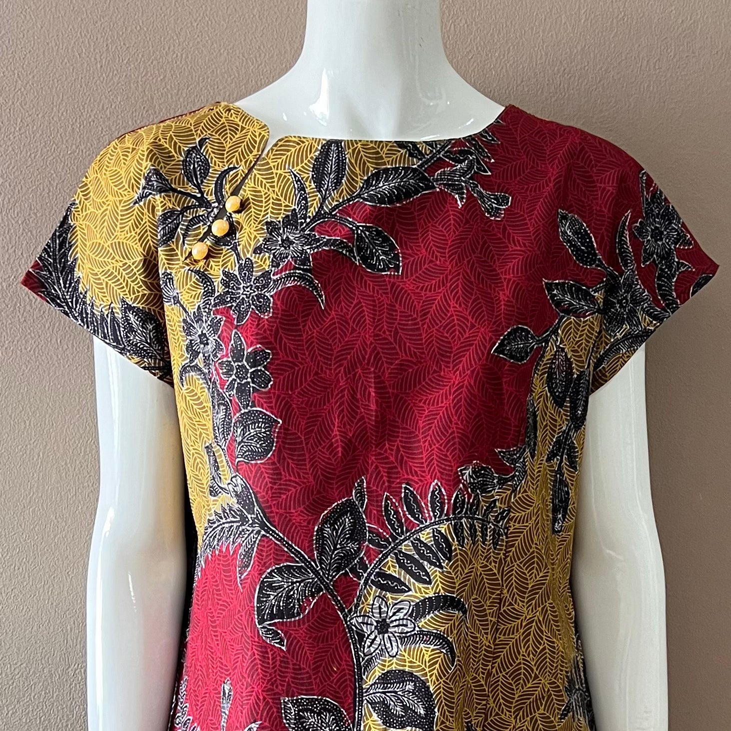 3 Button Slim Fit Dress - L