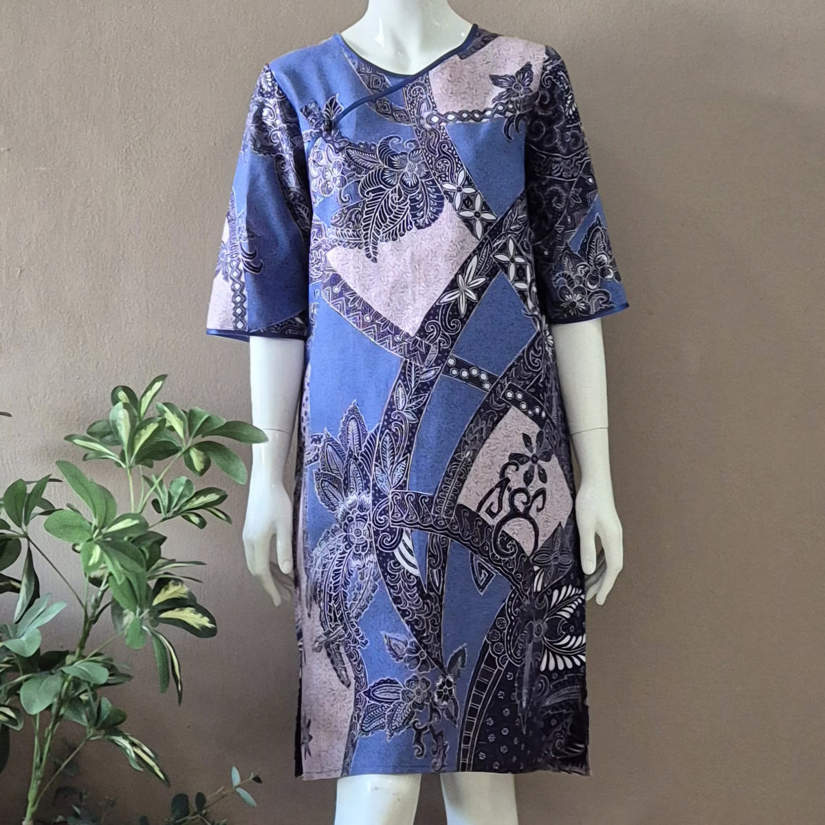 Classic Pankou 3/4 Sleeve Dress - M