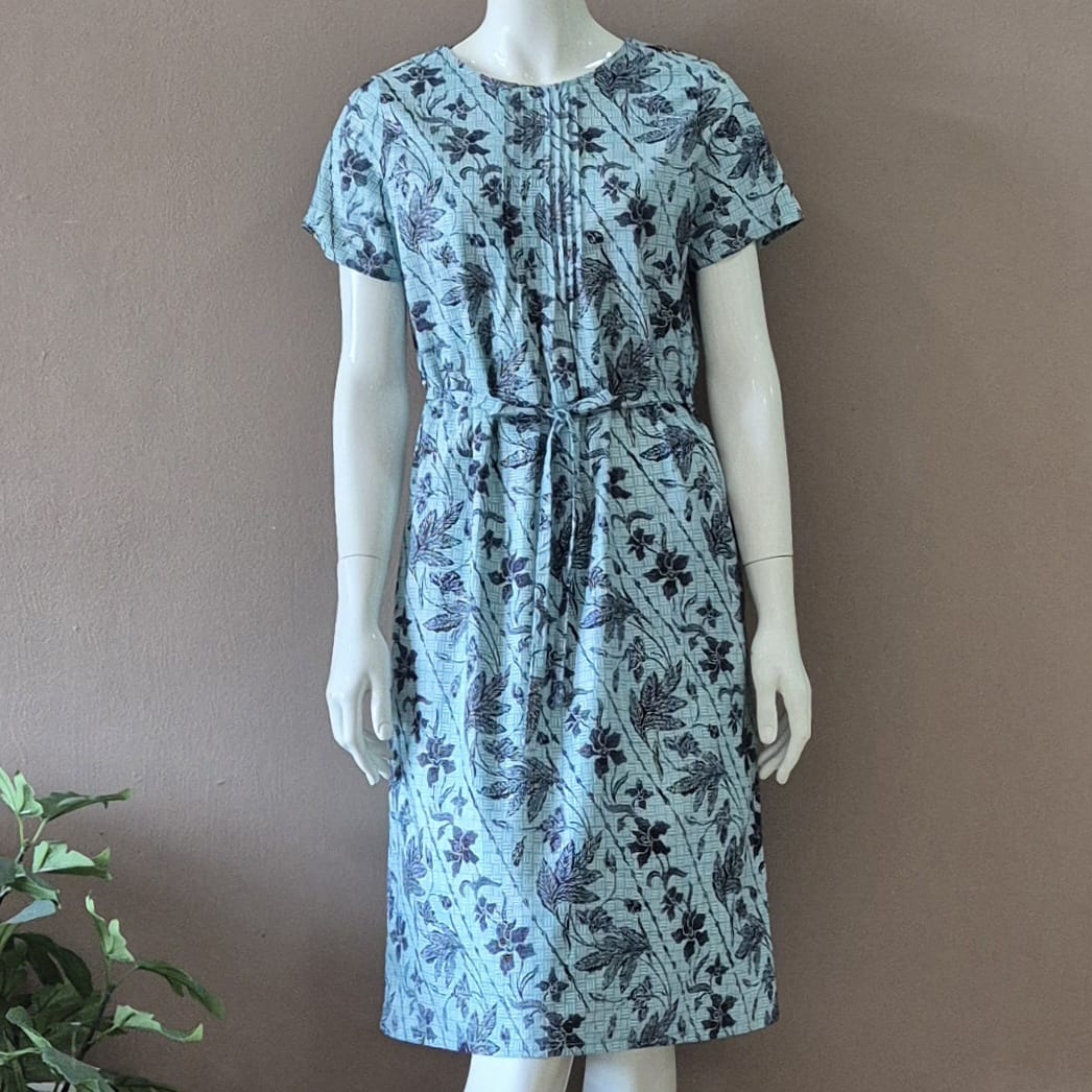 Front Pintuck Dress - S