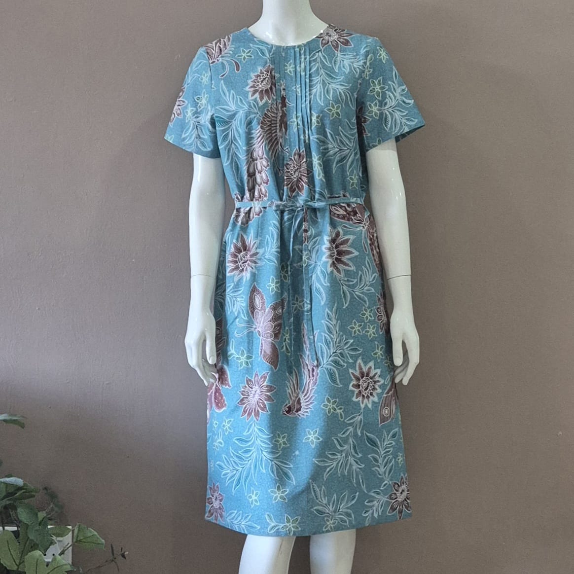 Front Pintuck Dress - M