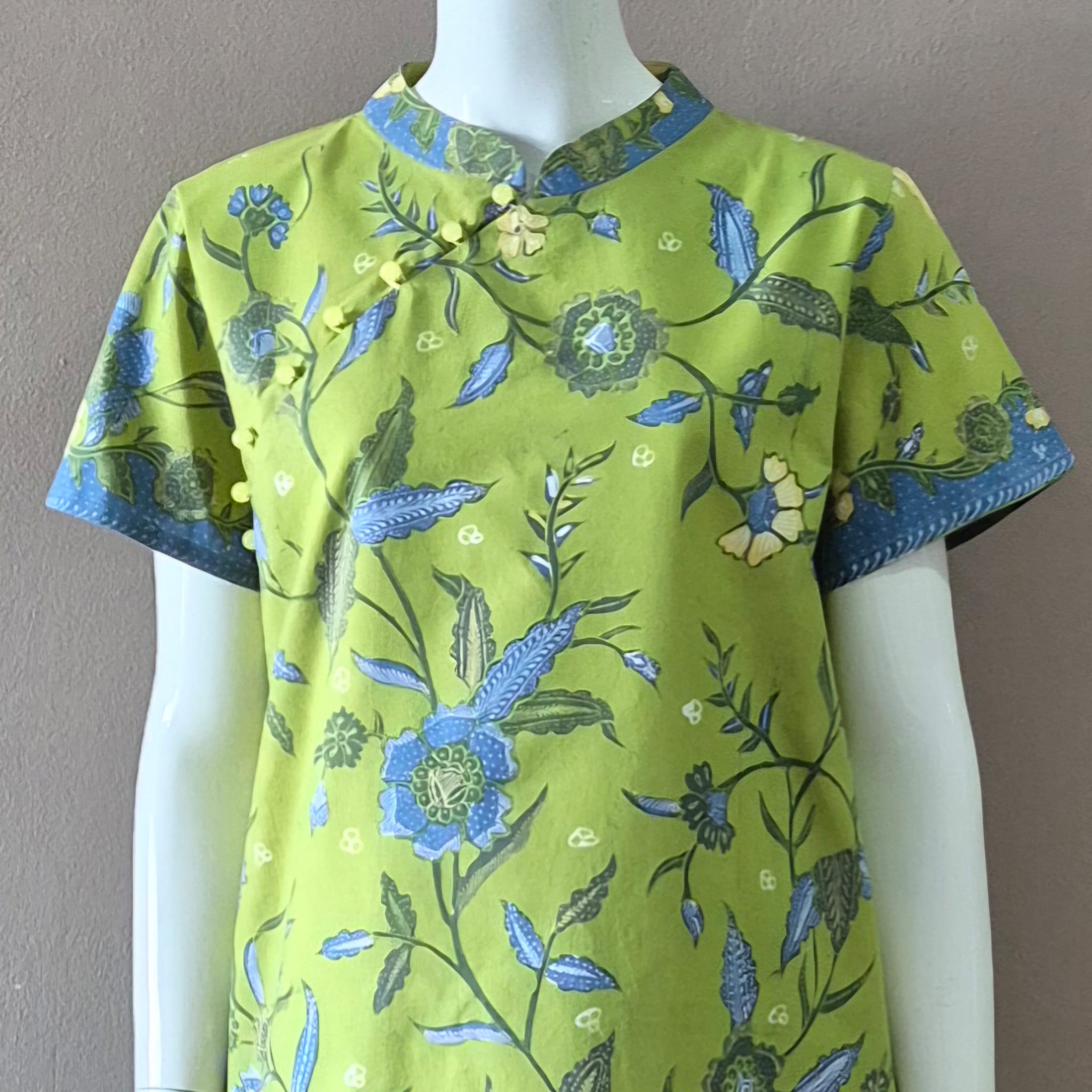 Batik Tulis Cheongsam Relax Dress - L