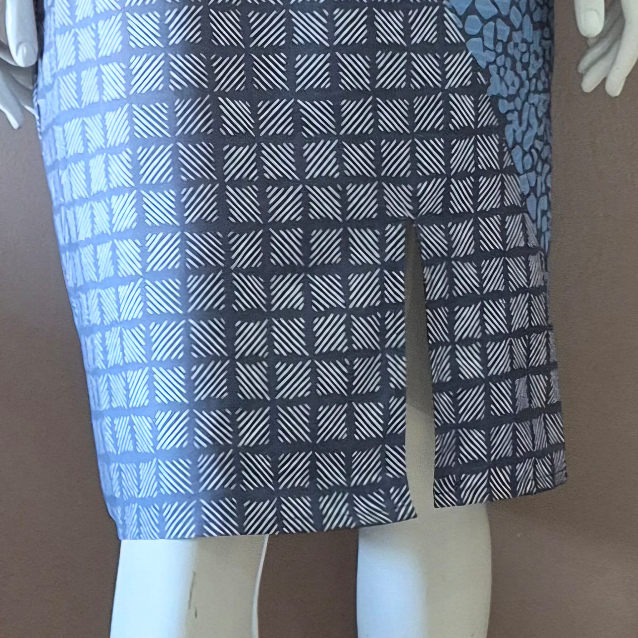 3 Button Round Neck Slim Fit Dress - M