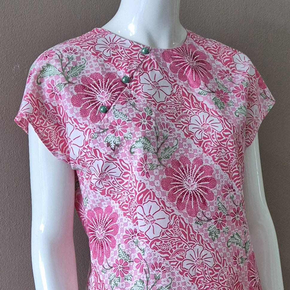 3 Button Round Neck Slim Fit Dress - S