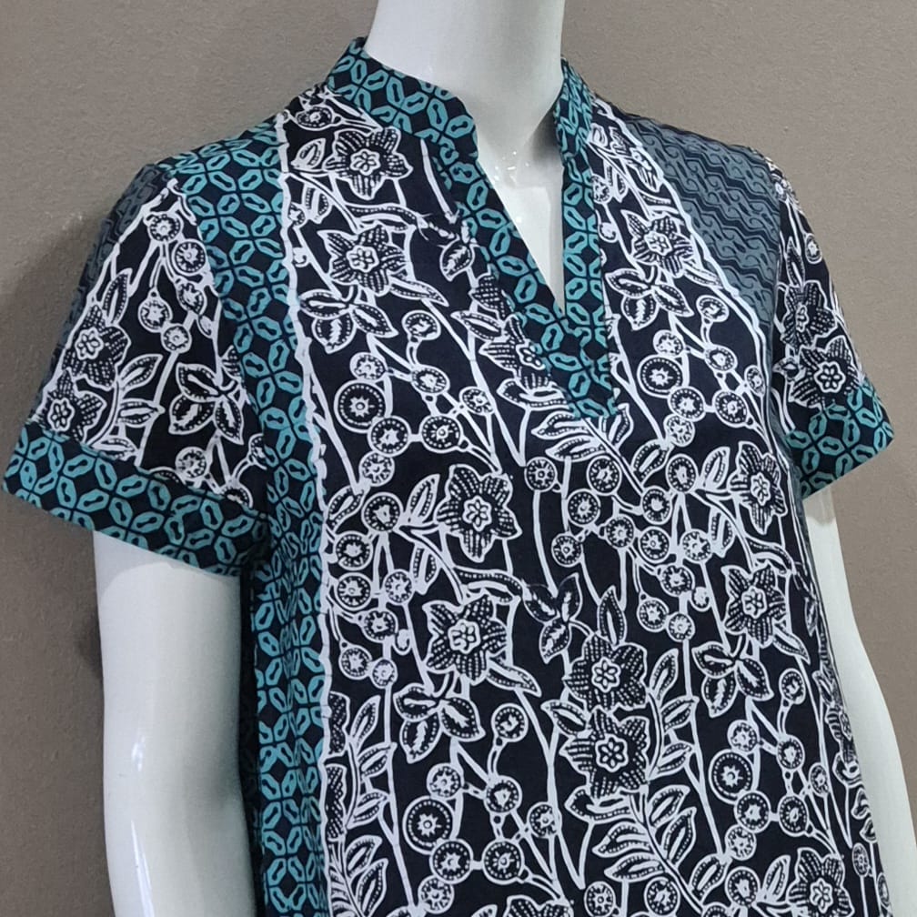 Casual Mandarin Collar Top - S