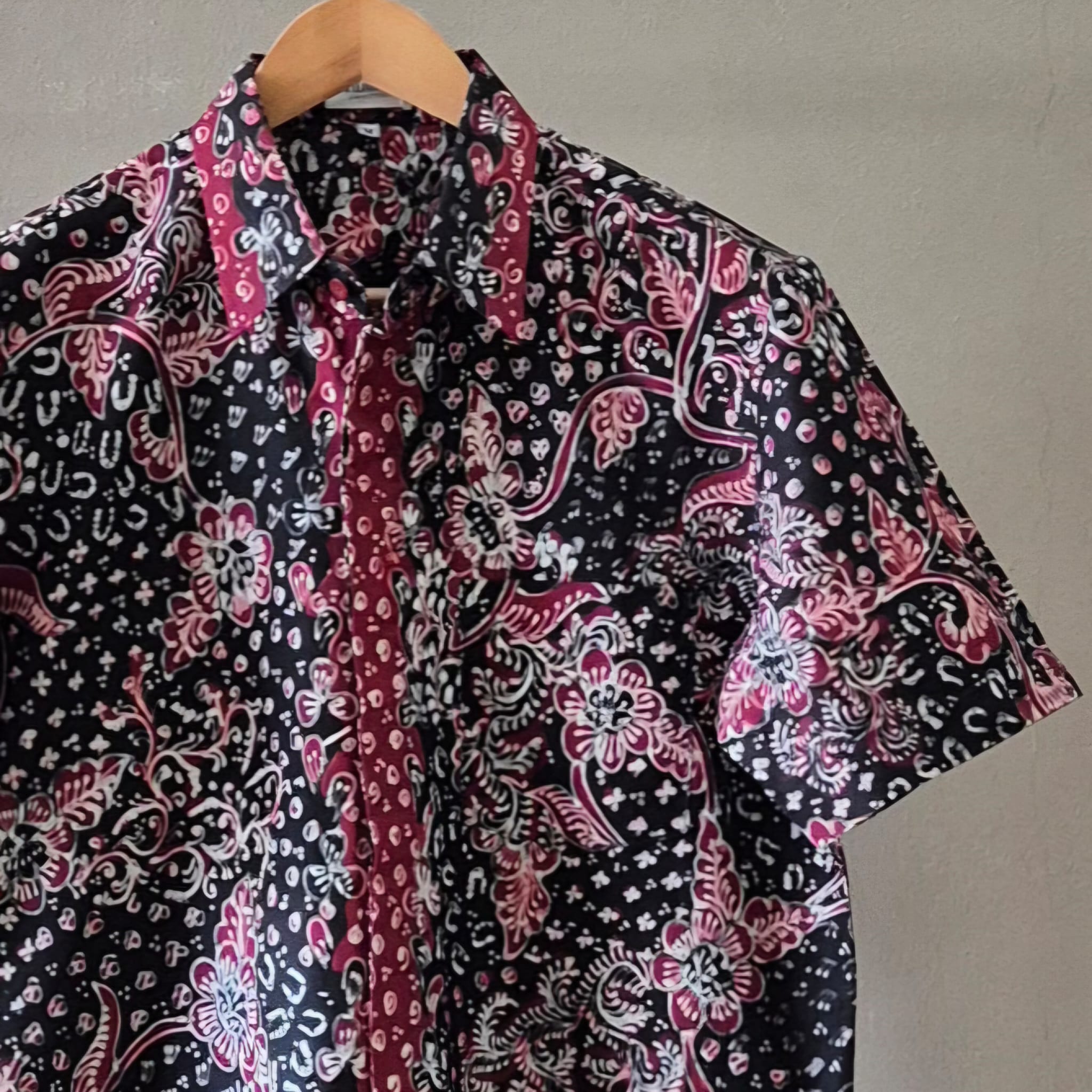 Premium Batik Tulis Select Men's Shirt - M