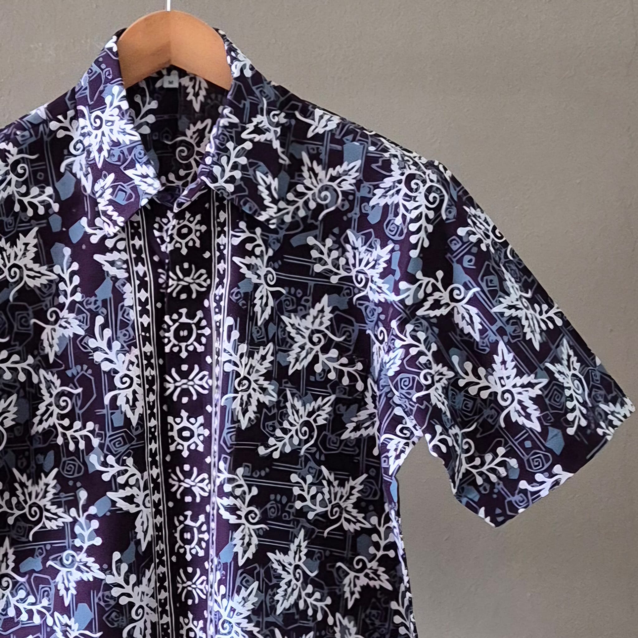 Men's Batik Linen Short Sleeve Shirt - M