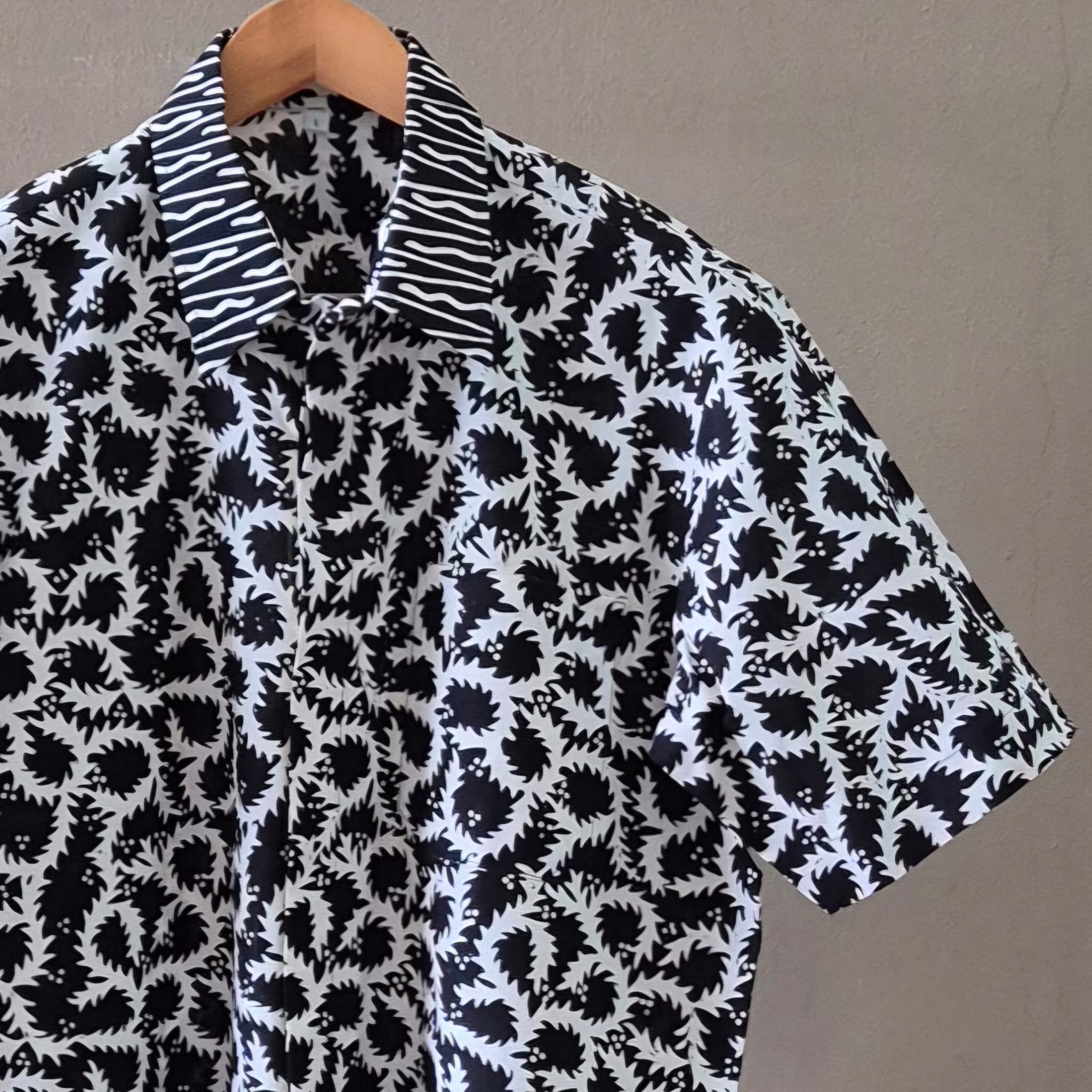 Men's Batik Linen Short Sleeve Shirt - L