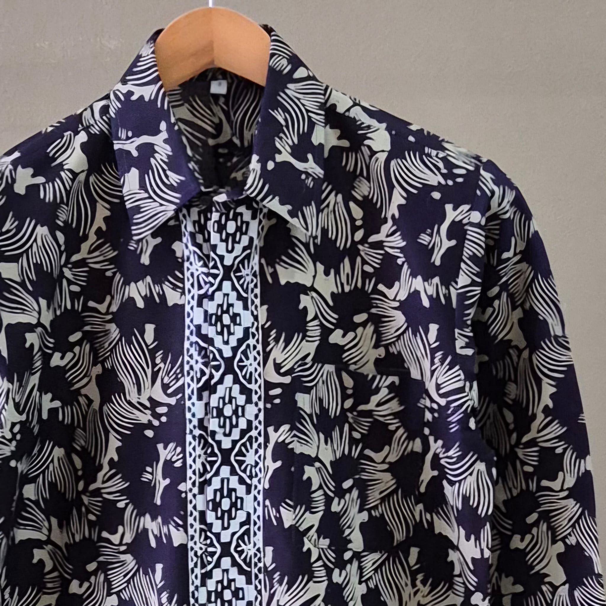 Men's Batik Linen Long Sleeve Shirt - S