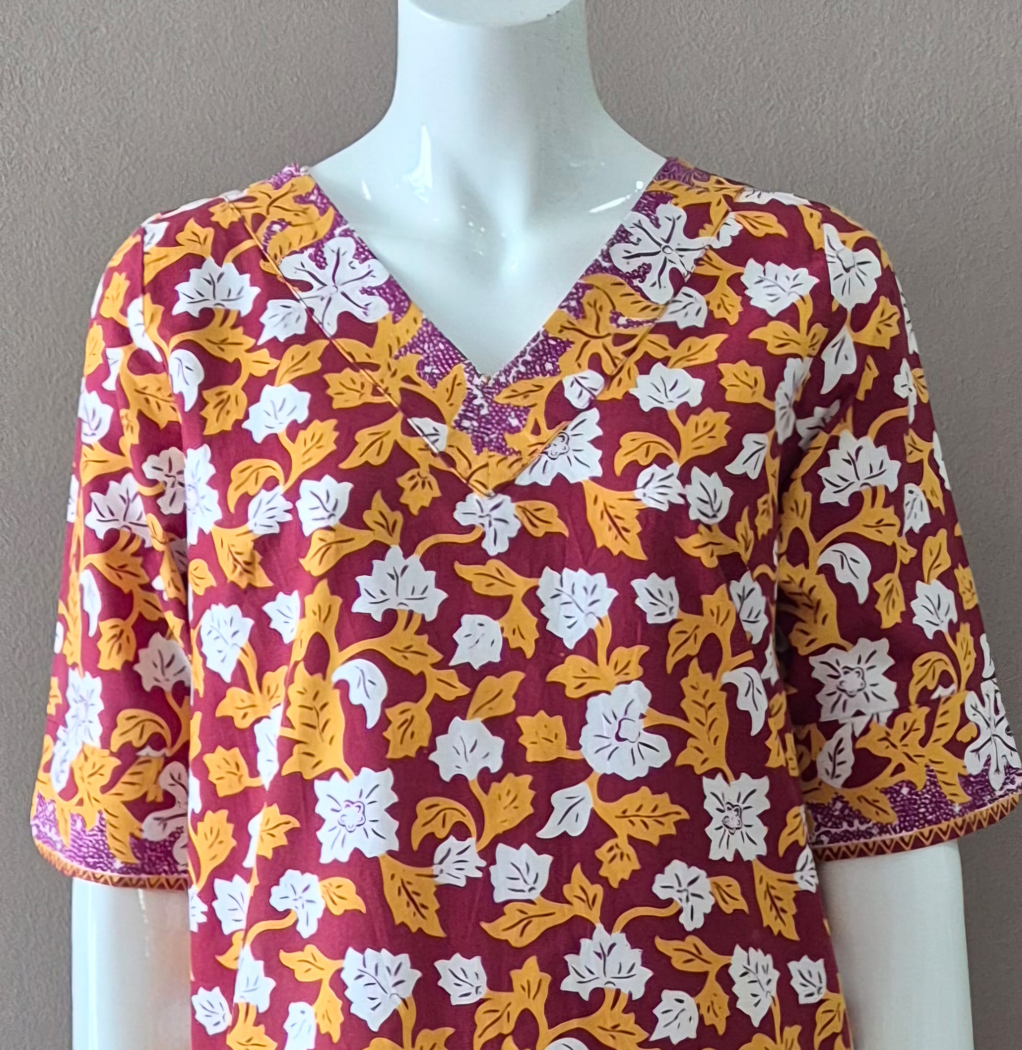 Batik Tulis Classic V Neck Dress - S
